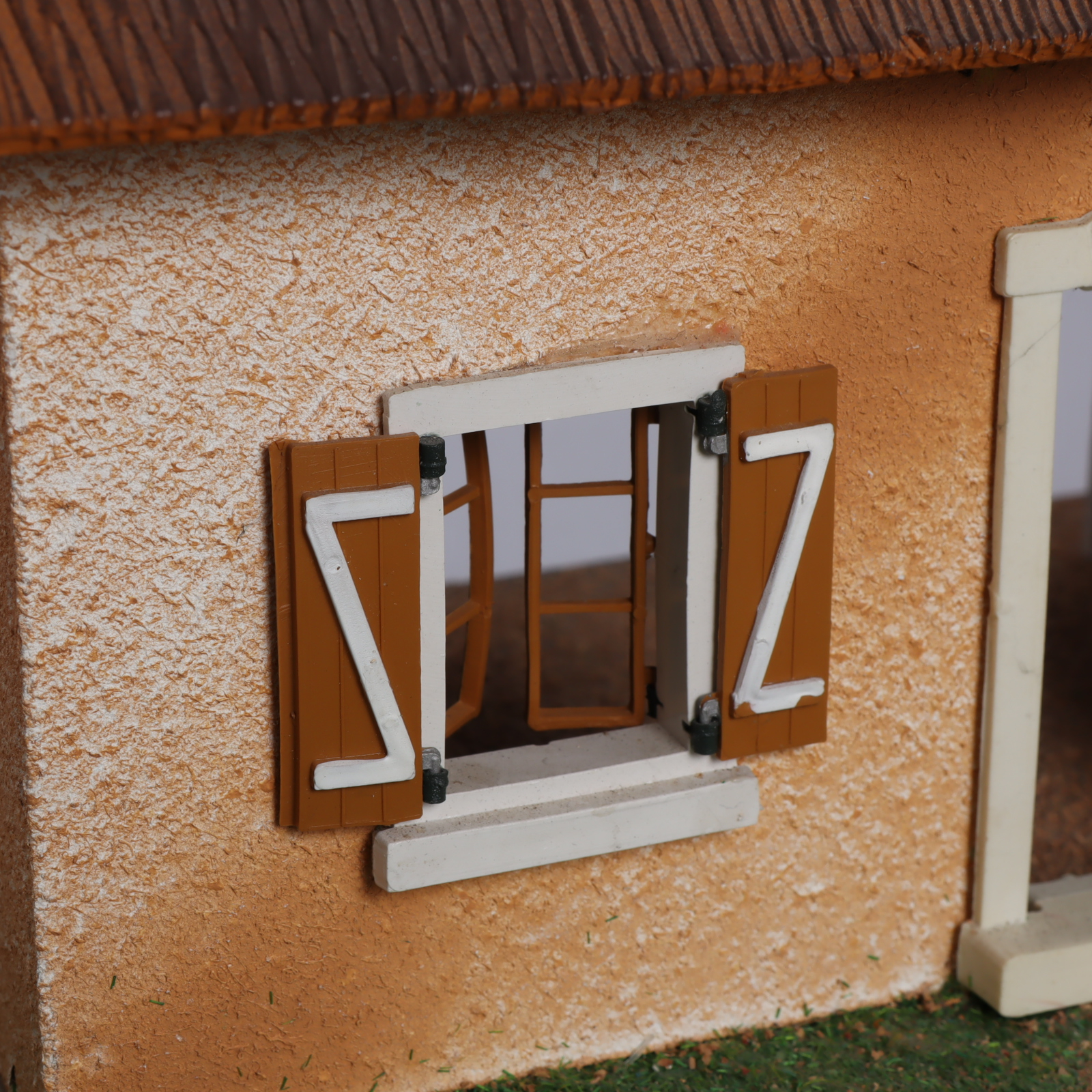 Voir photo 6 de Maison miniature provençale artisanale Maison miniature provençale artisanale Bon état - Vue 6 -