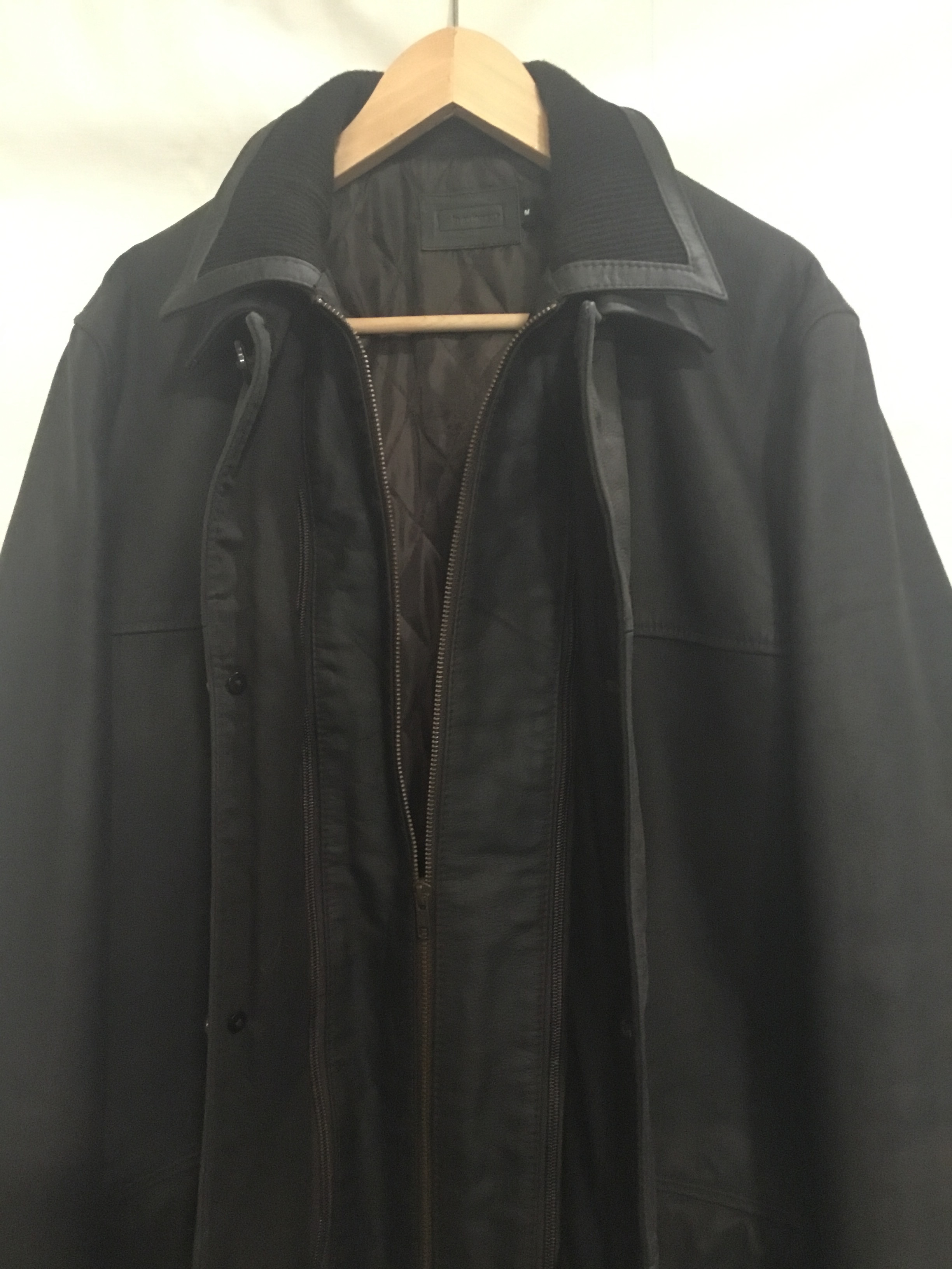 Voir photo 5 de Veste en cuir enduit « in extenso » taille M Veste en cuir enduit « in extenso » taille M - Vue 5 -