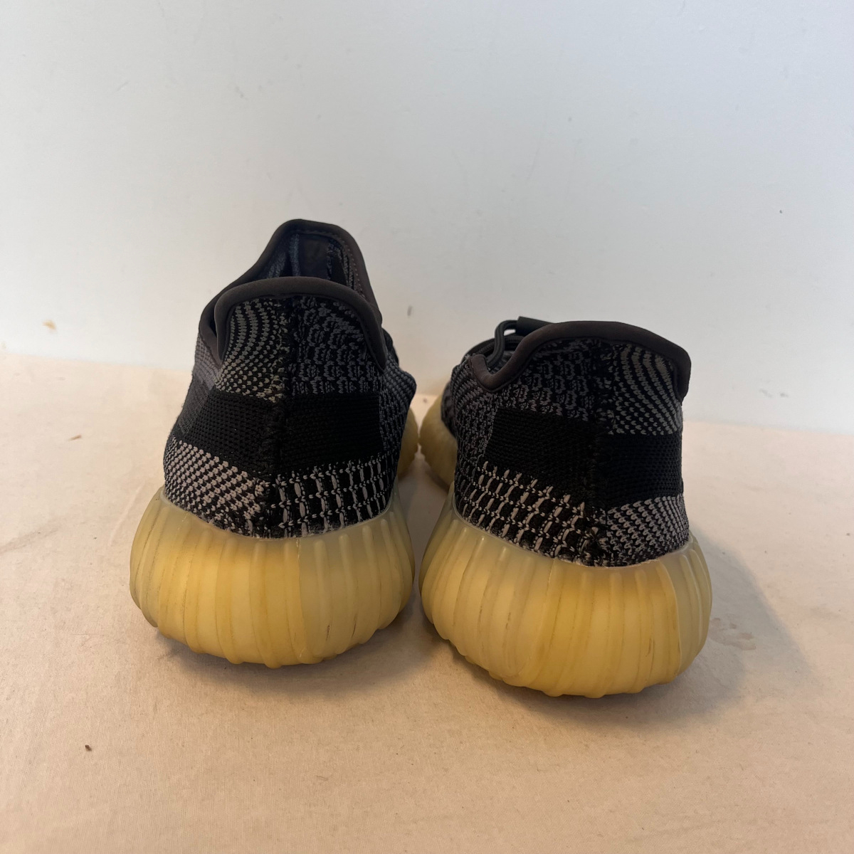 Voir photo 4 de Basket Adidas Yeezy 350 T.45 1/3 Basket Adidas Yeezy 350 T.45 1/3 Très bon état - Vue 4 -