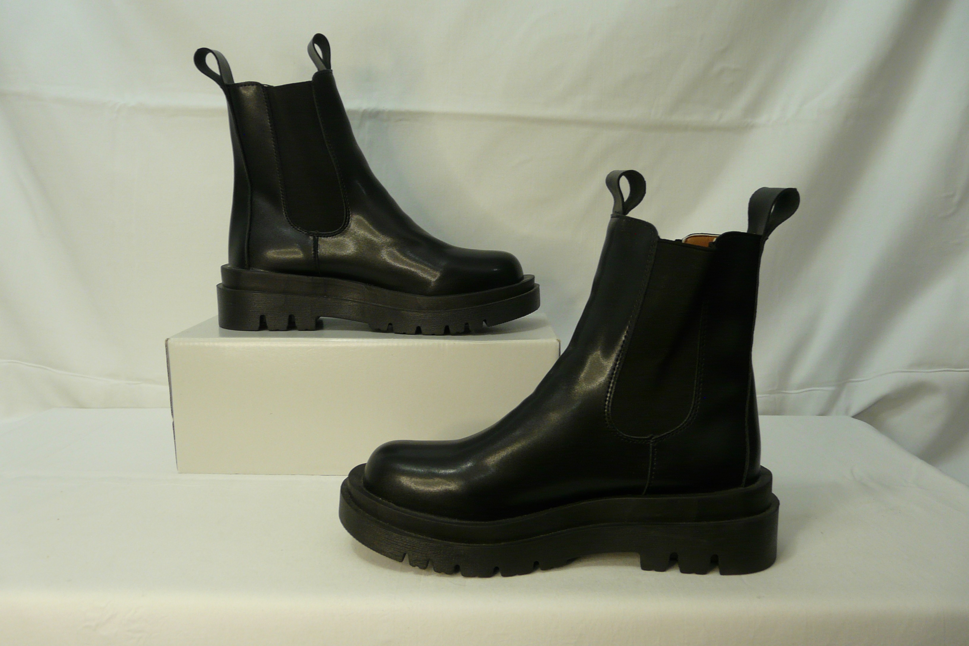 C76 - Bottines en simili - Sans Marque - Pointure 39 - Photo 1