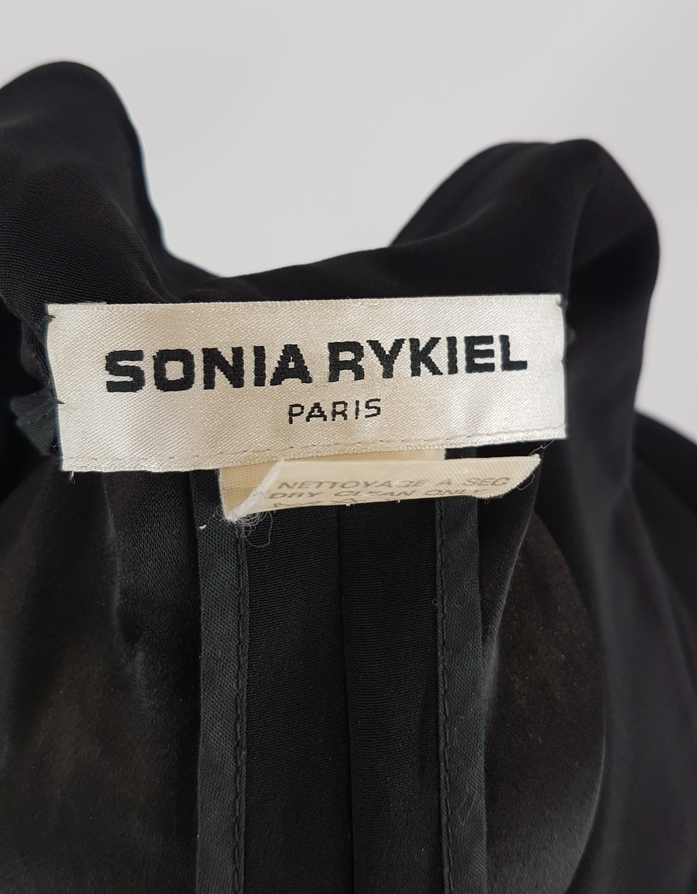 Voir photo 8 de Veste noire - Sonia Rykiel - 42 Veste noire - Sonia Rykiel - 42 Très bon état - Vue 8 -