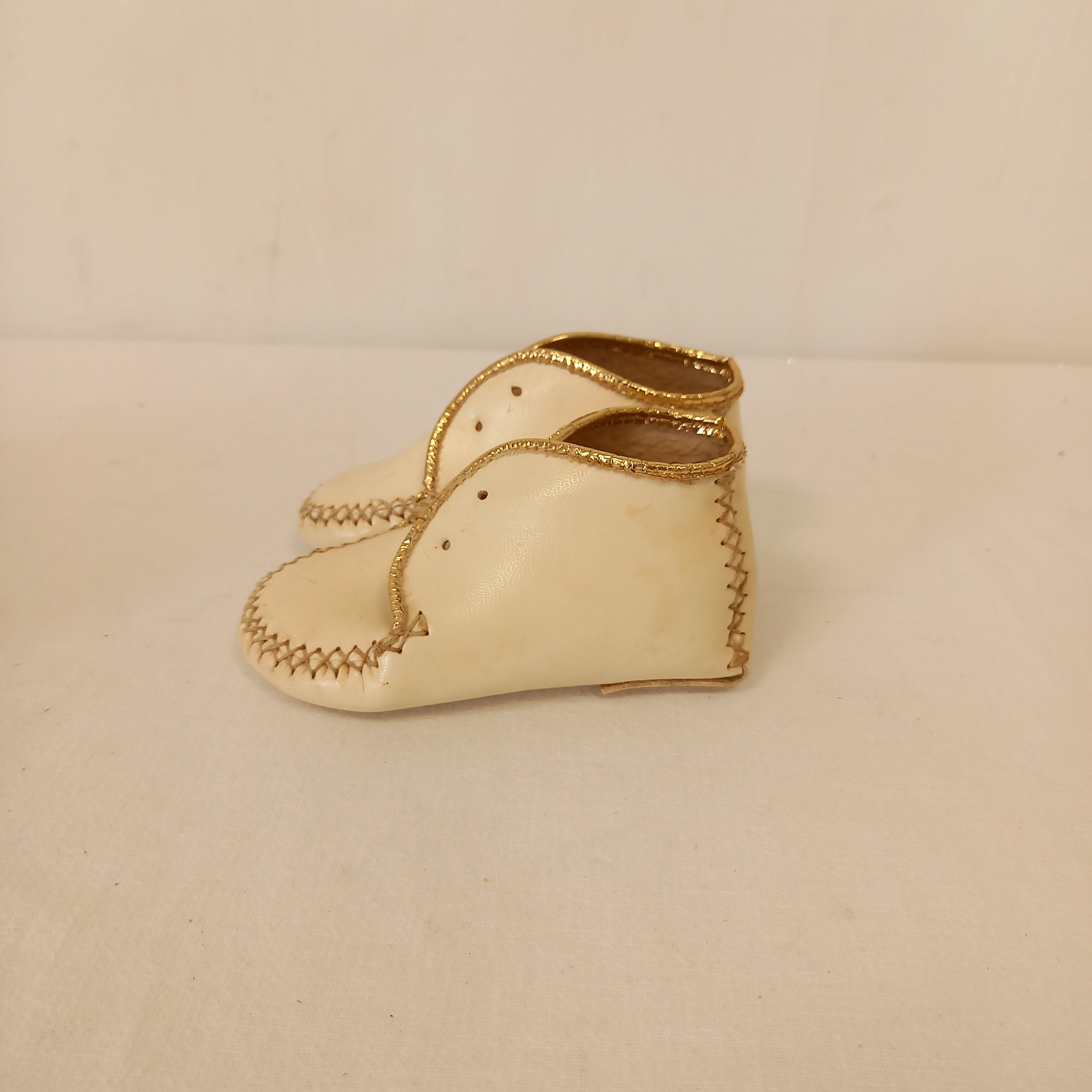 Voir photo 3 de paire de chaussons bébé éléphants anciens flexana N°19 en cuir paire de chaussons bébé éléphants anciens flexana N°19 en cuir - Vue 3 -