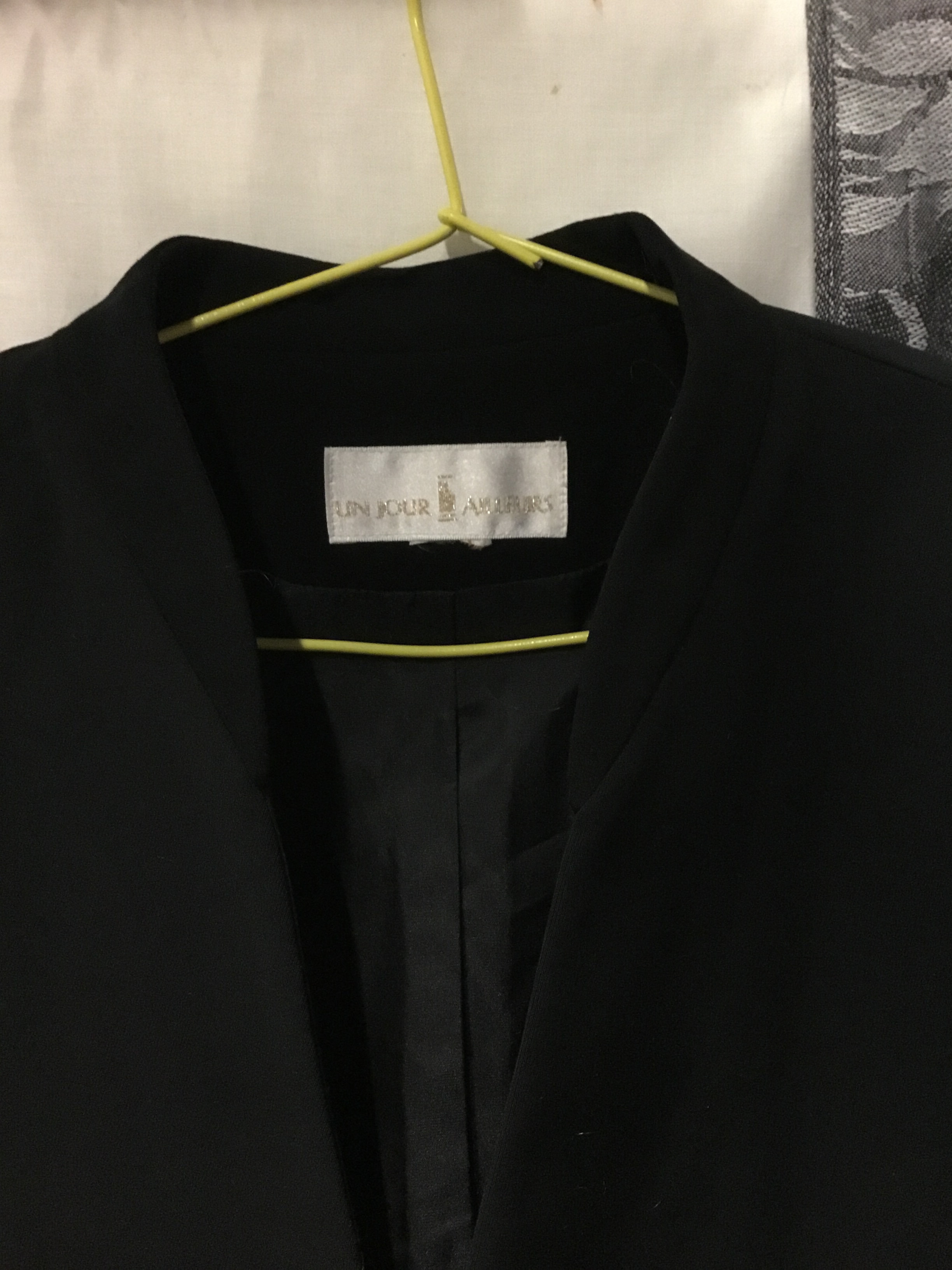 Veste de soirée noire « un jour ailleurs » taille 40 estimée - Photo 1