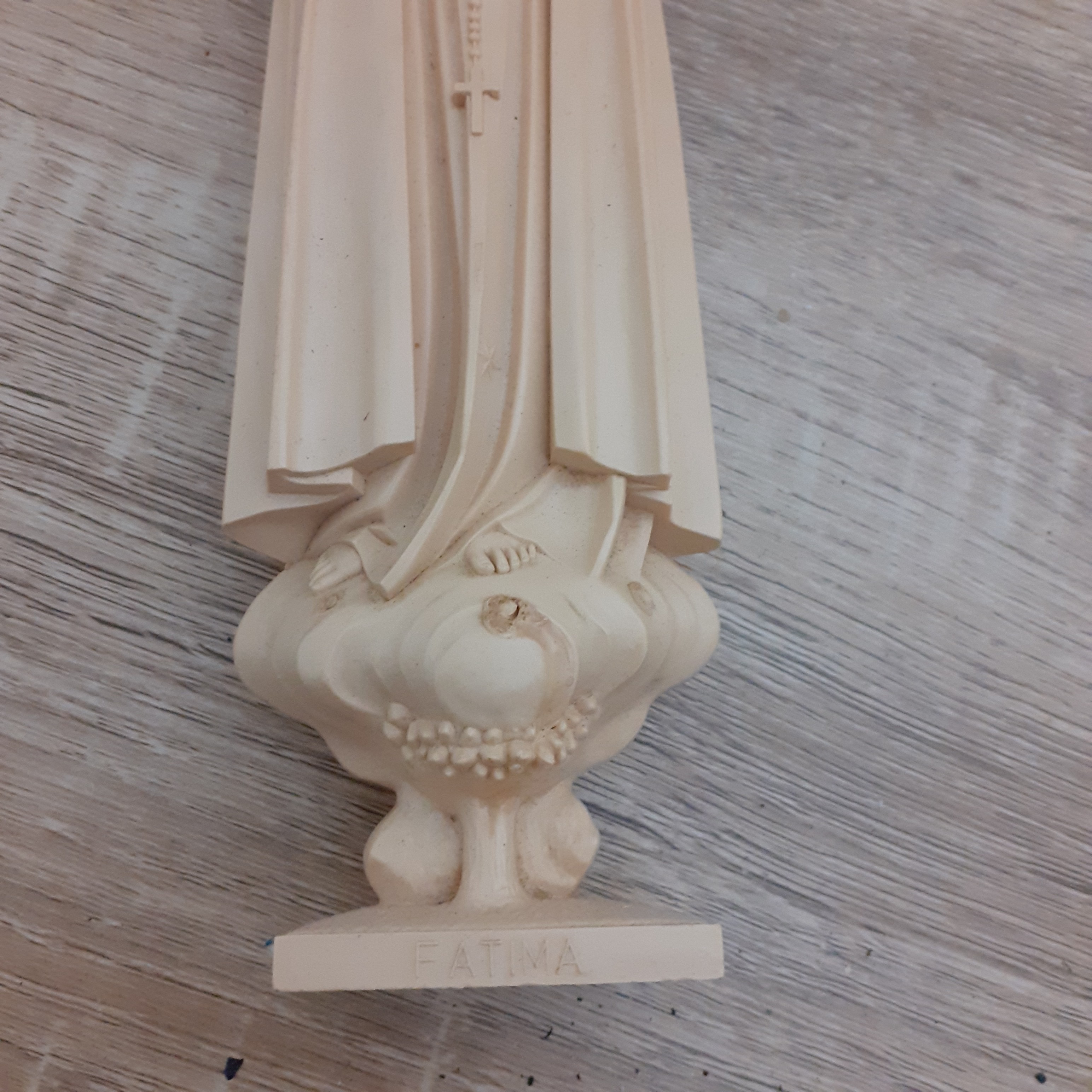 Statuette en matière plastique de FATIMA. Hauteur 25cm Très bon état - Vue 3 - 