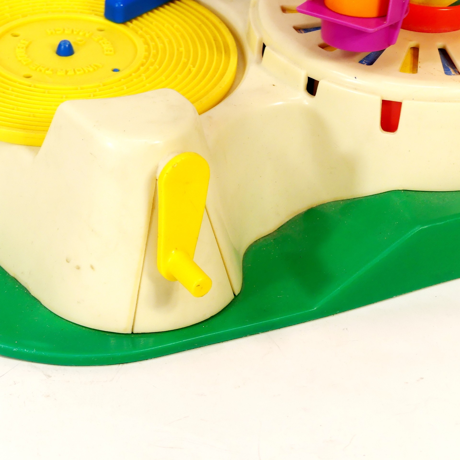 Voir photo 5 de Carroussel Vintage - Fisher Price -1980's Carroussel Vintage - Fisher Price -1980's Bon état - Vue 5 -