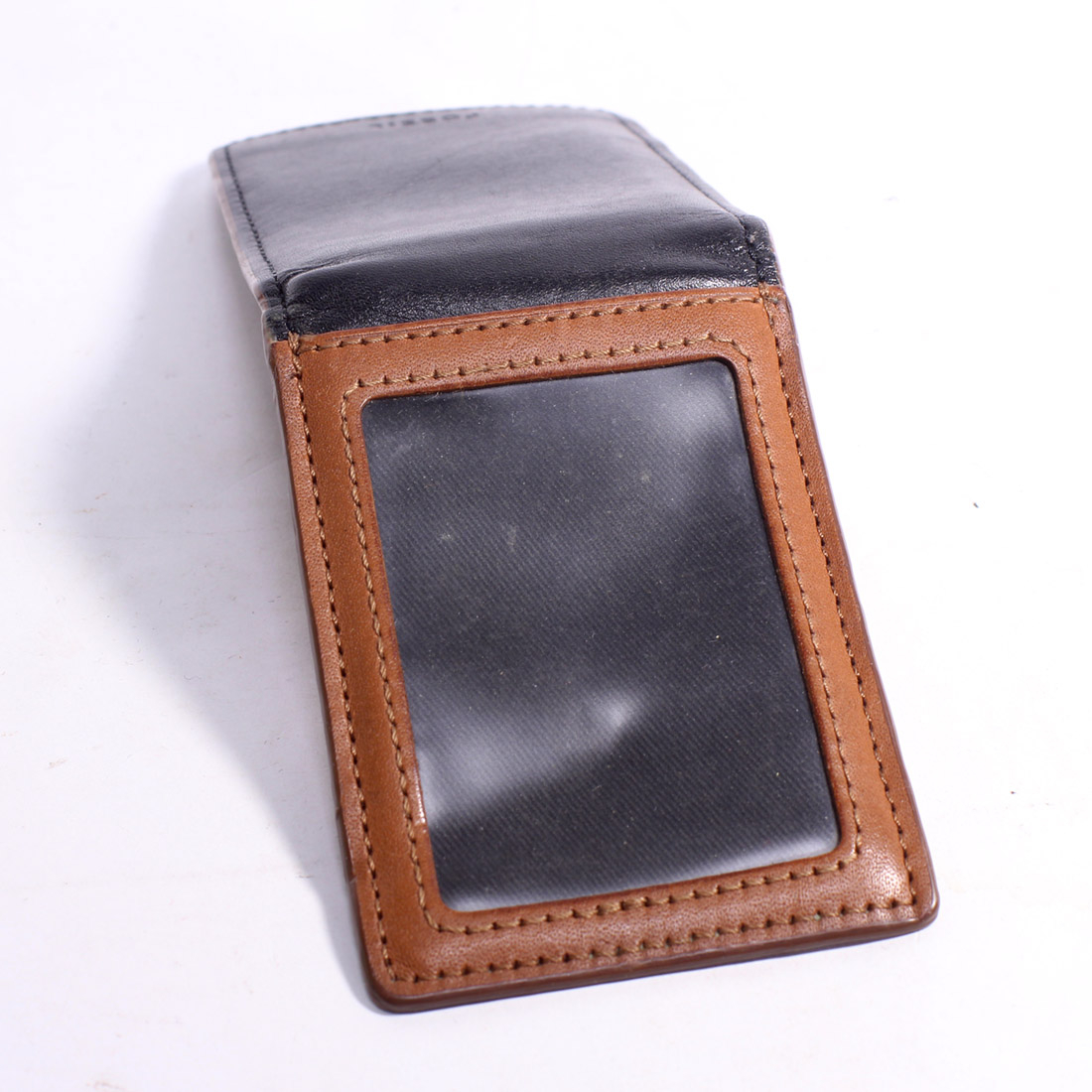 Voir photo 3 de Porte carte Fossil en cuir Porte carte Fossil en cuir Bon état - Vue 3 -