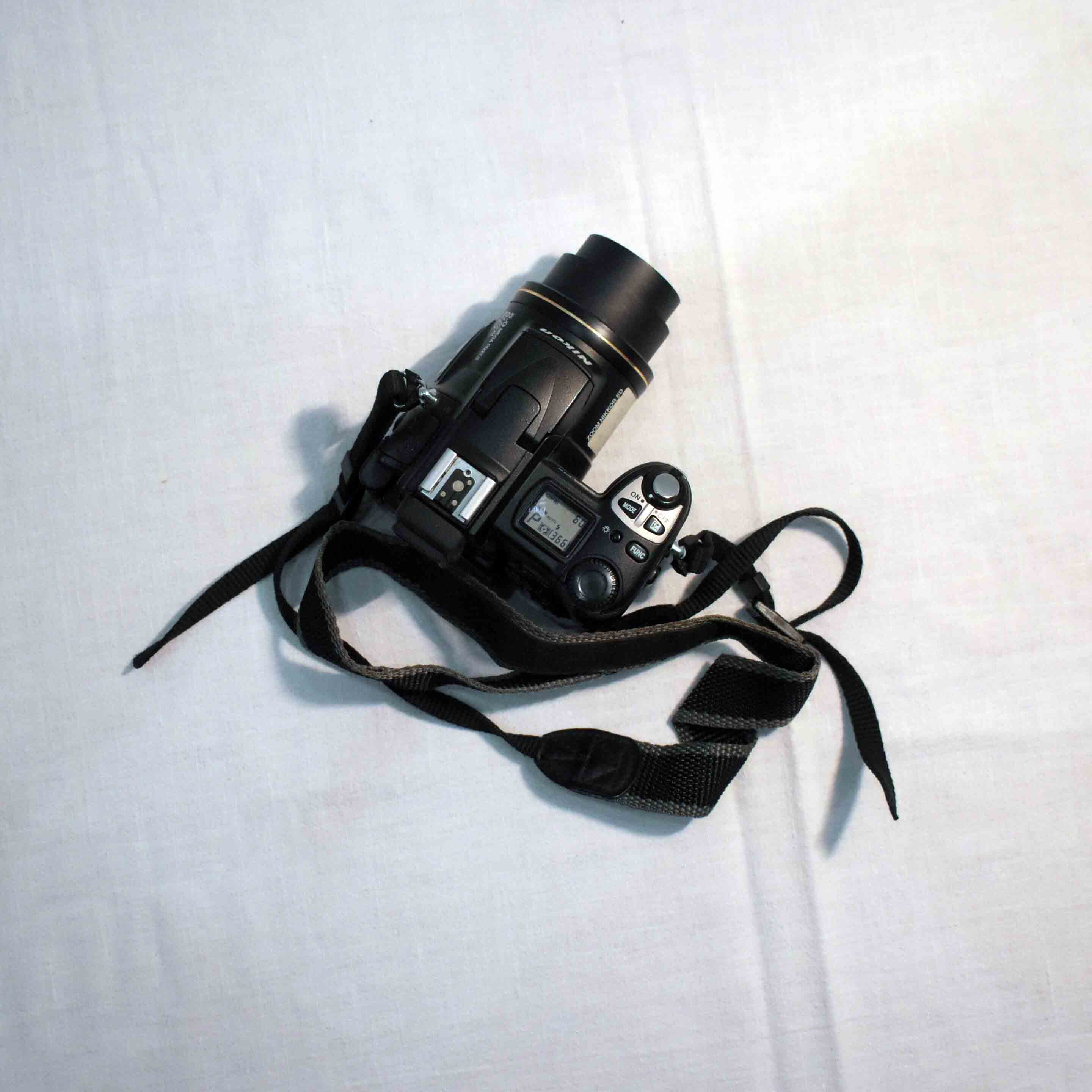 Nikon™ Coolpix 5700 - Appareil Photo Bridge Numérique - Photo 4