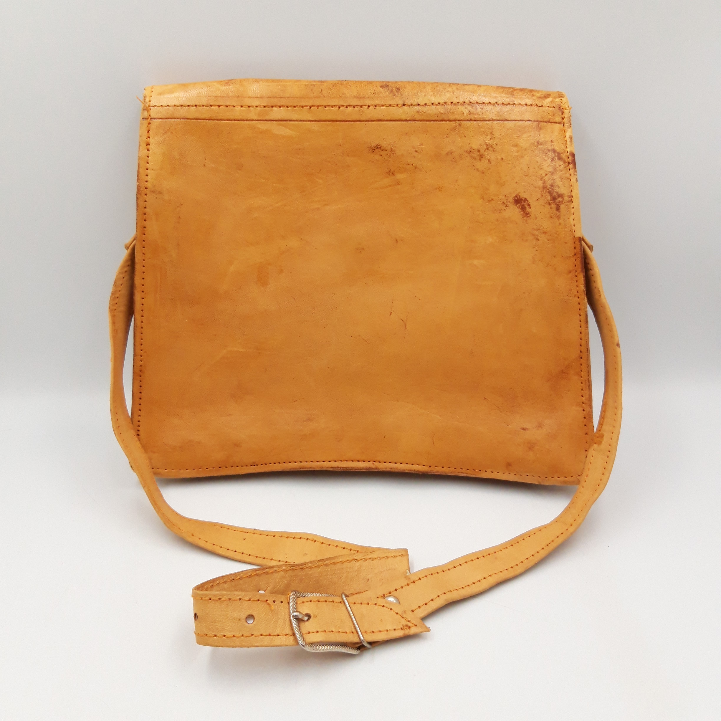 Voir photo 3 de Sac bandoulière en véritable cuir vintage Sac bandoulière en véritable cuir vintage Bon état - Vue 3 -