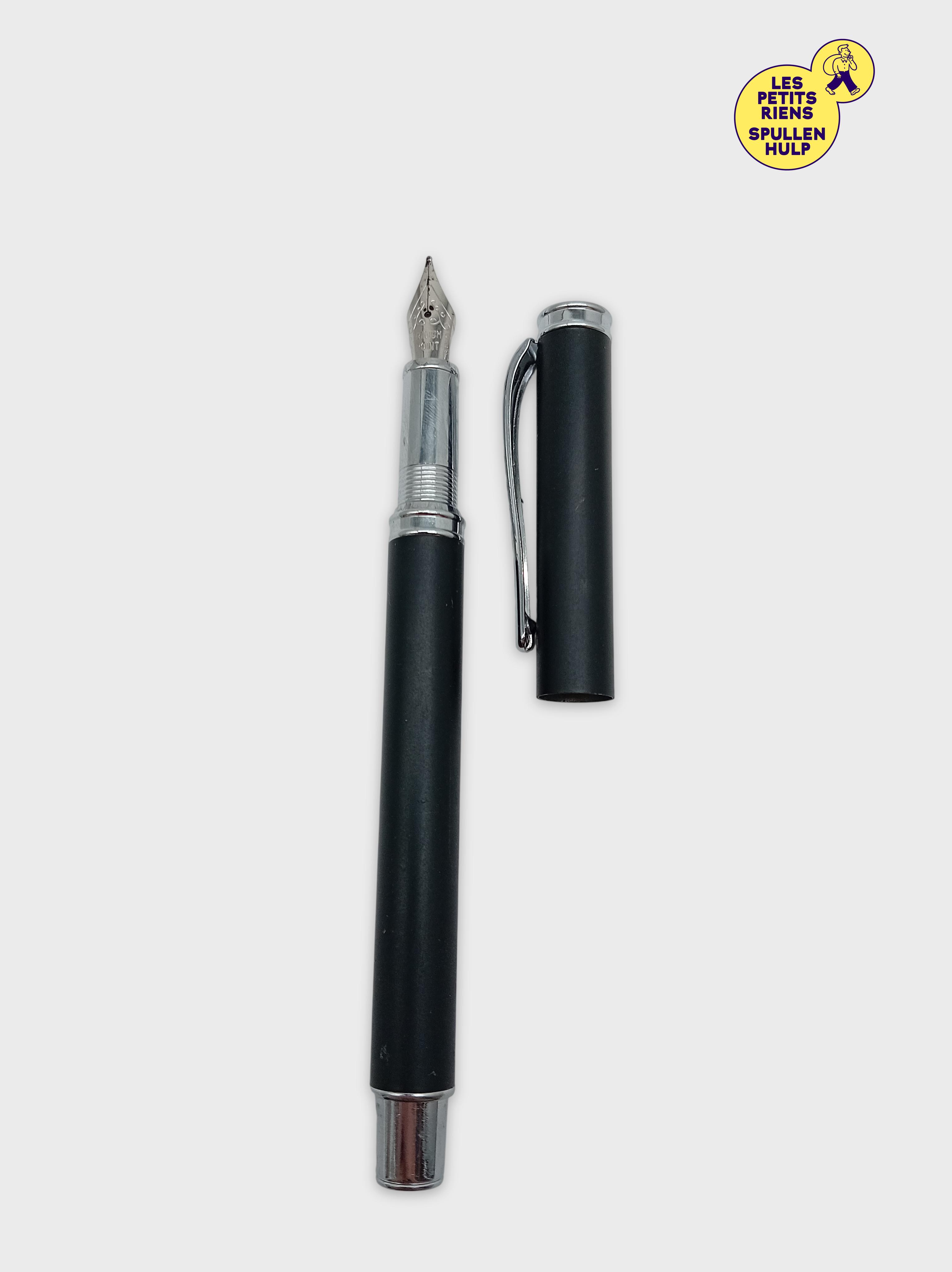 Voir photo 2 de Stylo Plume Noir Élégant - Écriture Fluide Et Design Classique (o272) (O272) Stylo Plume Noir Élégant - Écriture Fluide Et Design Classique (o272) (O272) Très bon état - Vue 2 -
