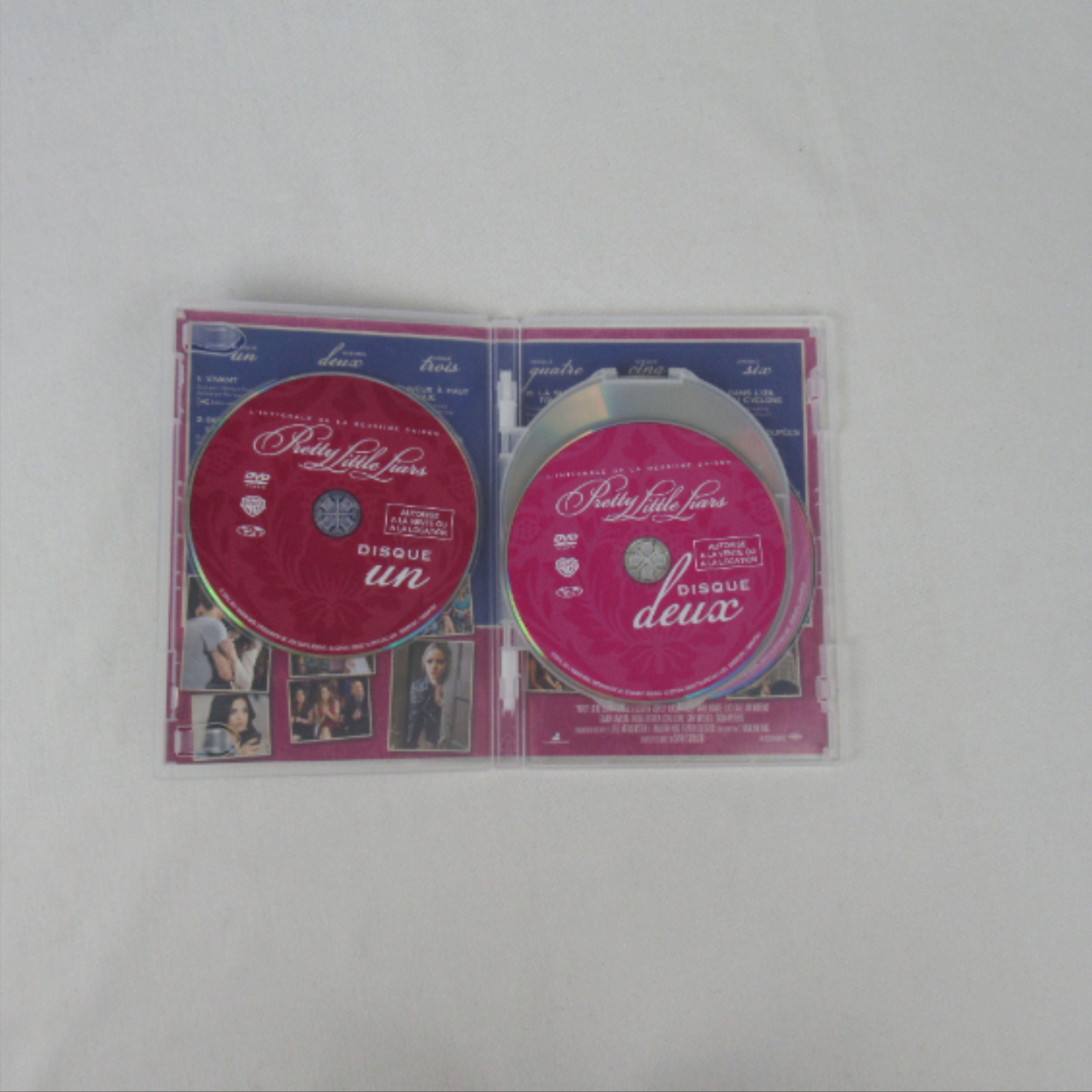 Voir photo 3 de Pretty Little Liars saison 2 et 3 Pretty Little Liars saison 2 et 3 Bon état - Vue 3 -