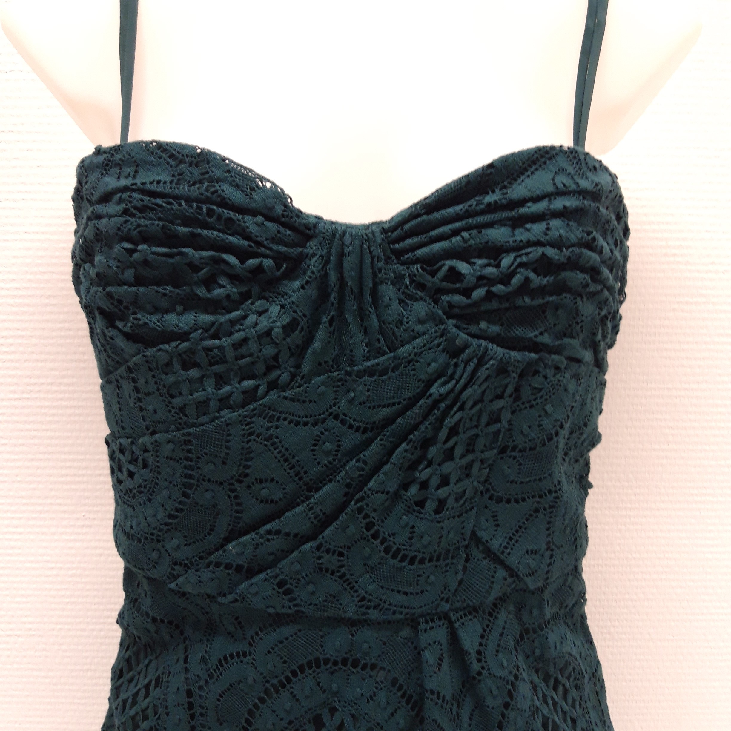 Robe midi en dentelle verte de la marque Burberry London, fabriqué en Italie Très bon état - Vue 10 - 
