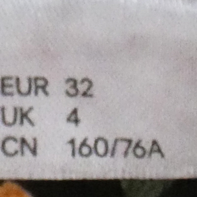 Robe Noire à Fleurs H&M Taille 38 – Avec Ceinture, état Très Bon