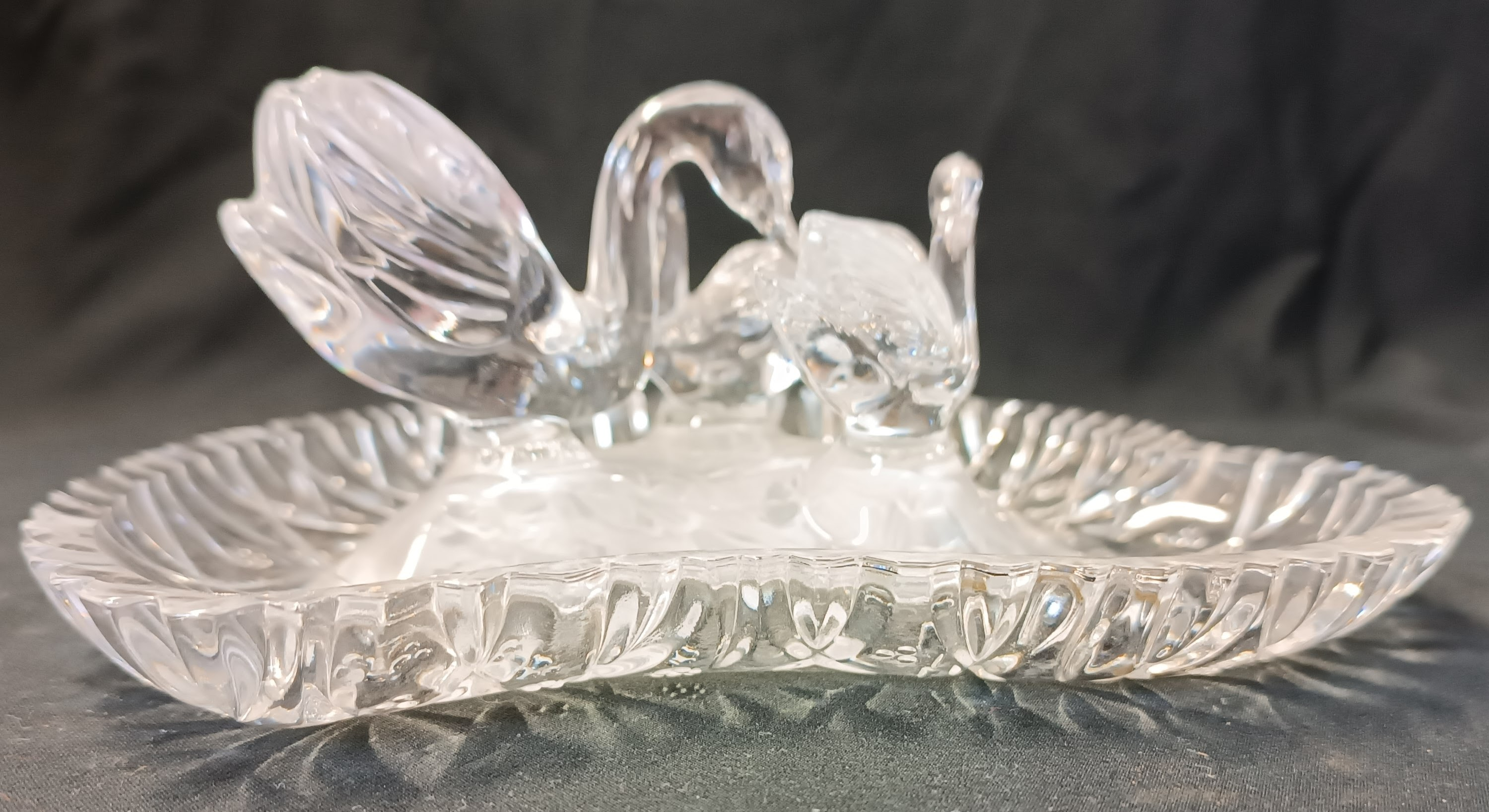Coupelle vintage "3 cygnes" en cristal d'Arques - Image 4