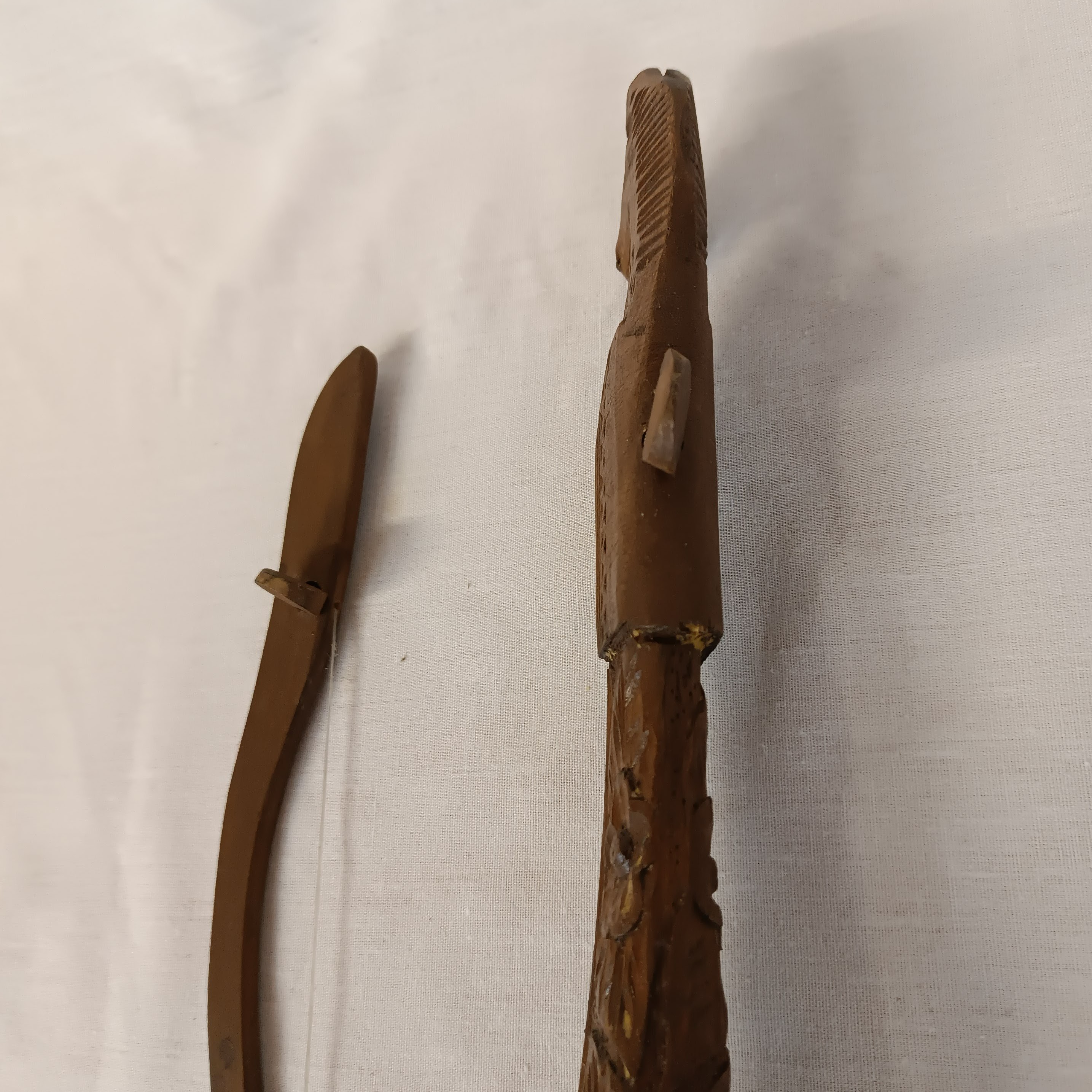 Instrument de musique vintage folklorique des Balkans, en bois sculpté, "GUSLE" fait main, pour décoration État correct - Vue 6 - 