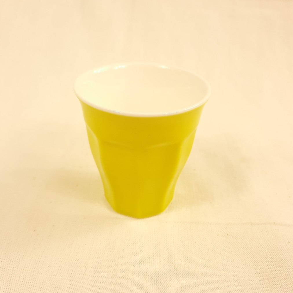 6 mini mugs en céramique vert anis et intérieur blanc Très bon état - Vue 4 - 