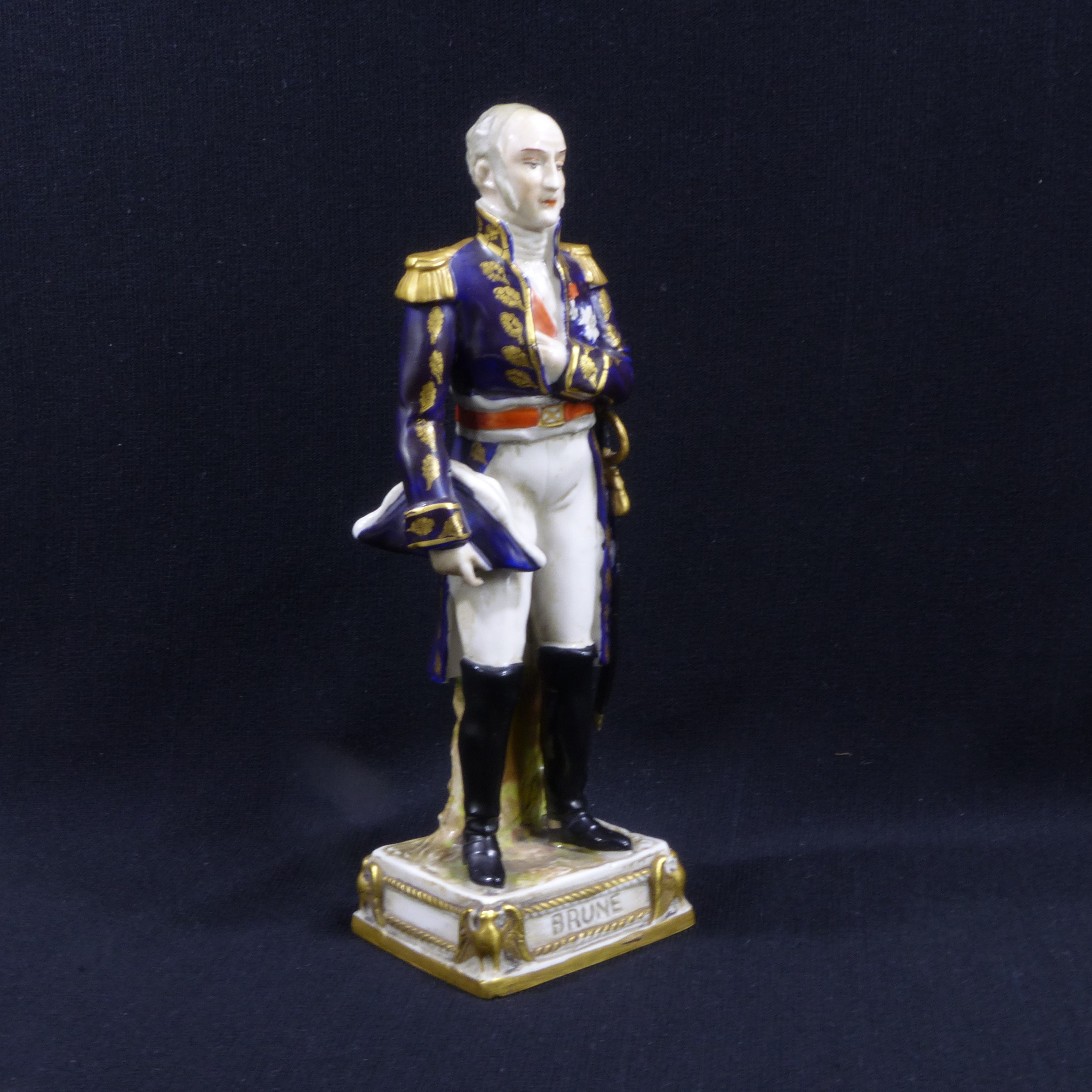 Statue en porcelaine de Paris de 1926 