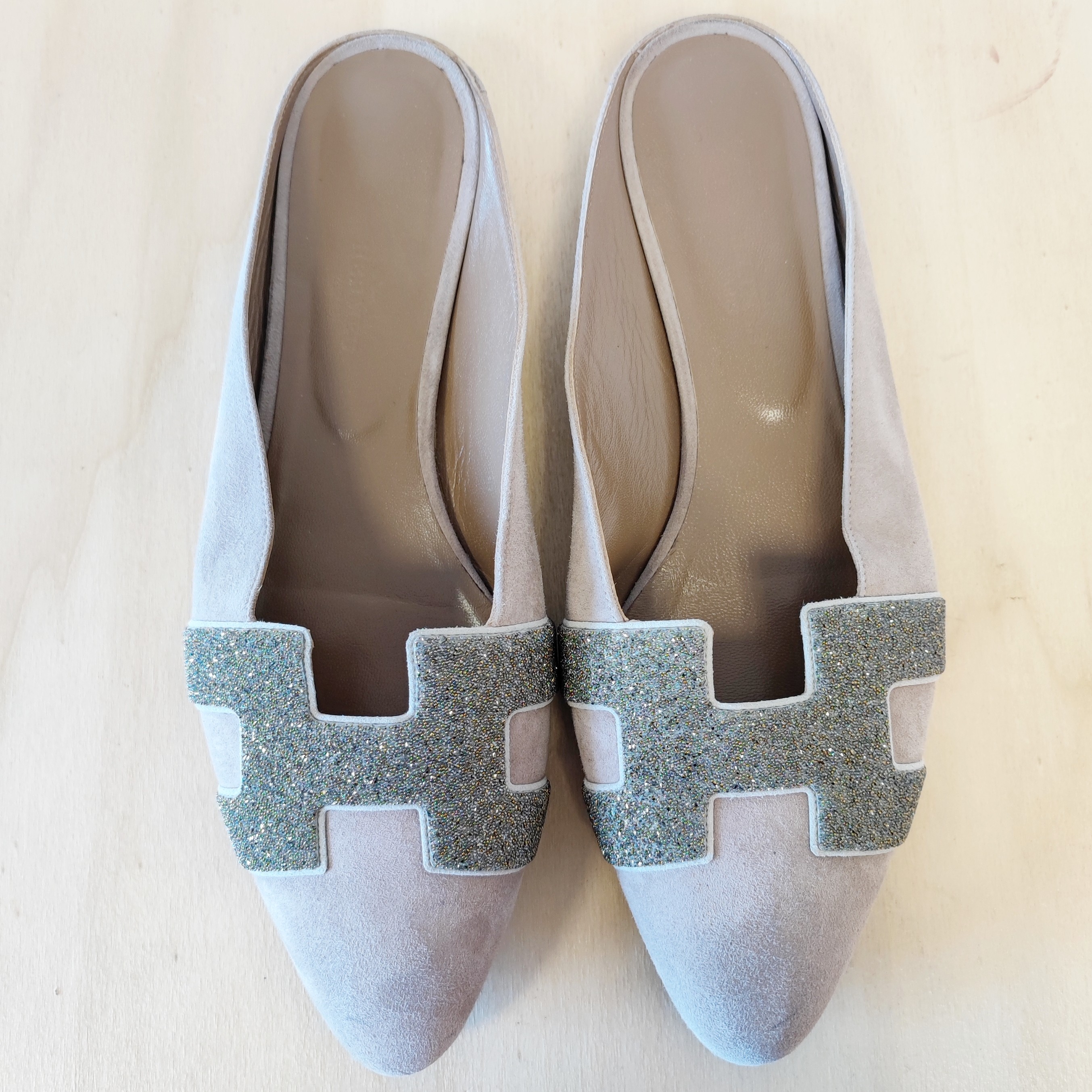 Voir photo 5 de HERMES - Mocassins style mules " Roxanne " - 40 - Femme HERMES - Mocassins style mules " Roxanne " - 40 - Femme Bon état - Vue 5 -
