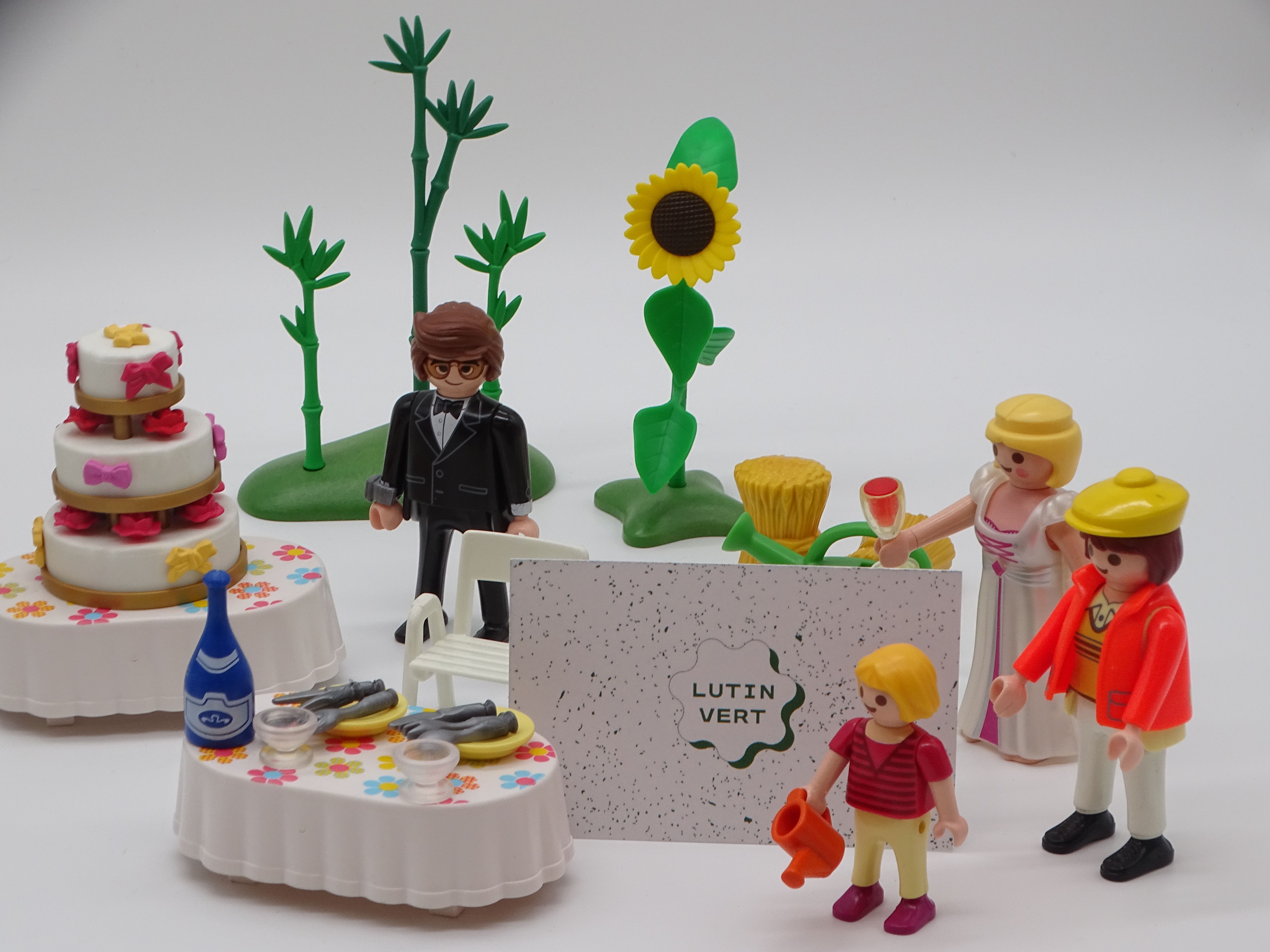 Voir photo 3 de Playmobil pièce unique « Mariage champêtre » d'occasion PLAYMOBIL - Dès 3 ans | Ref 13059 Playmobil pièce unique « Mariage champêtre » d'occasion PLAYMOBIL - Dès 3 ans | Ref 13059 Très bon état - Vue 3 -