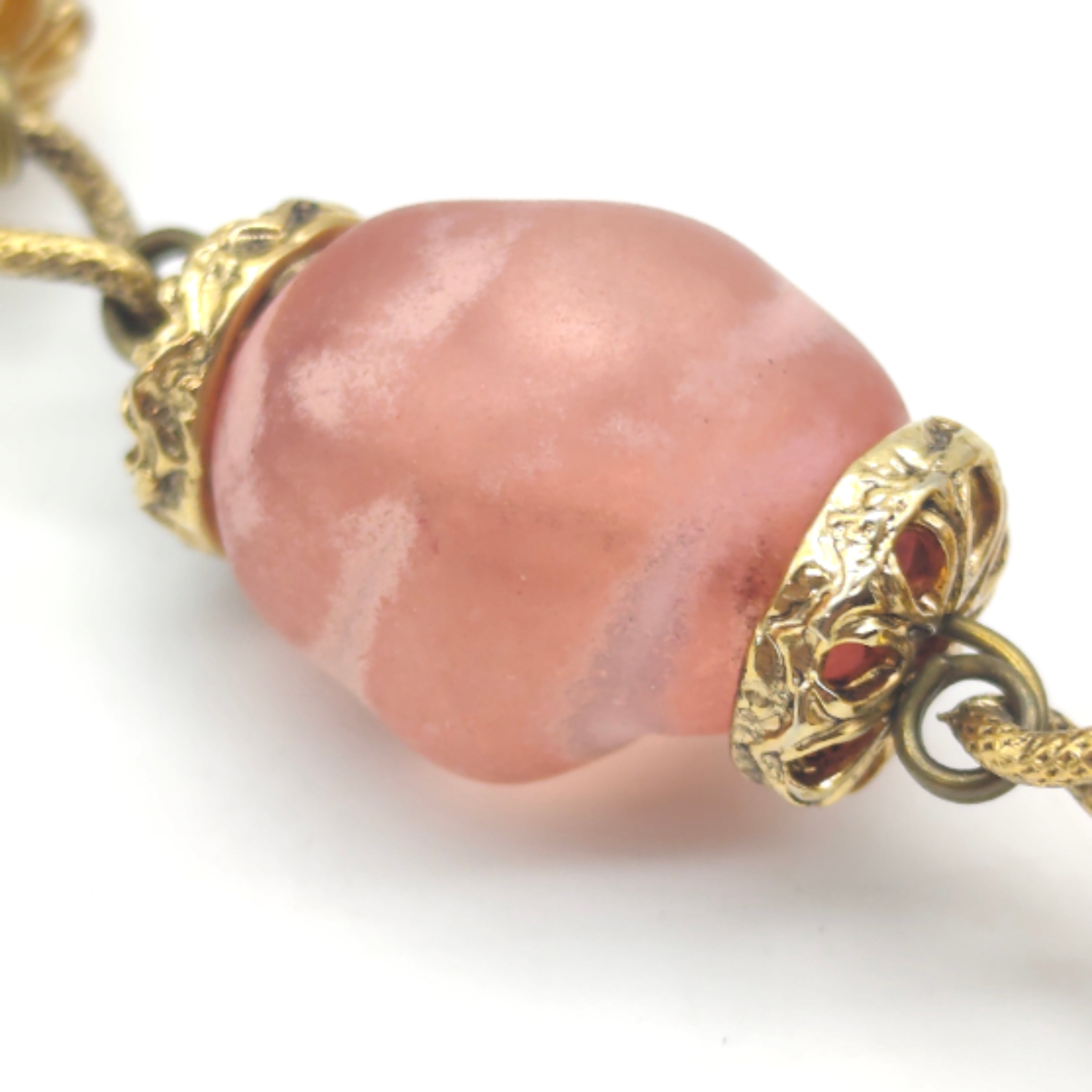 Voir photo 5 de Collier verre et métal doré. Collier verre et métal doré. - Vue 5 -