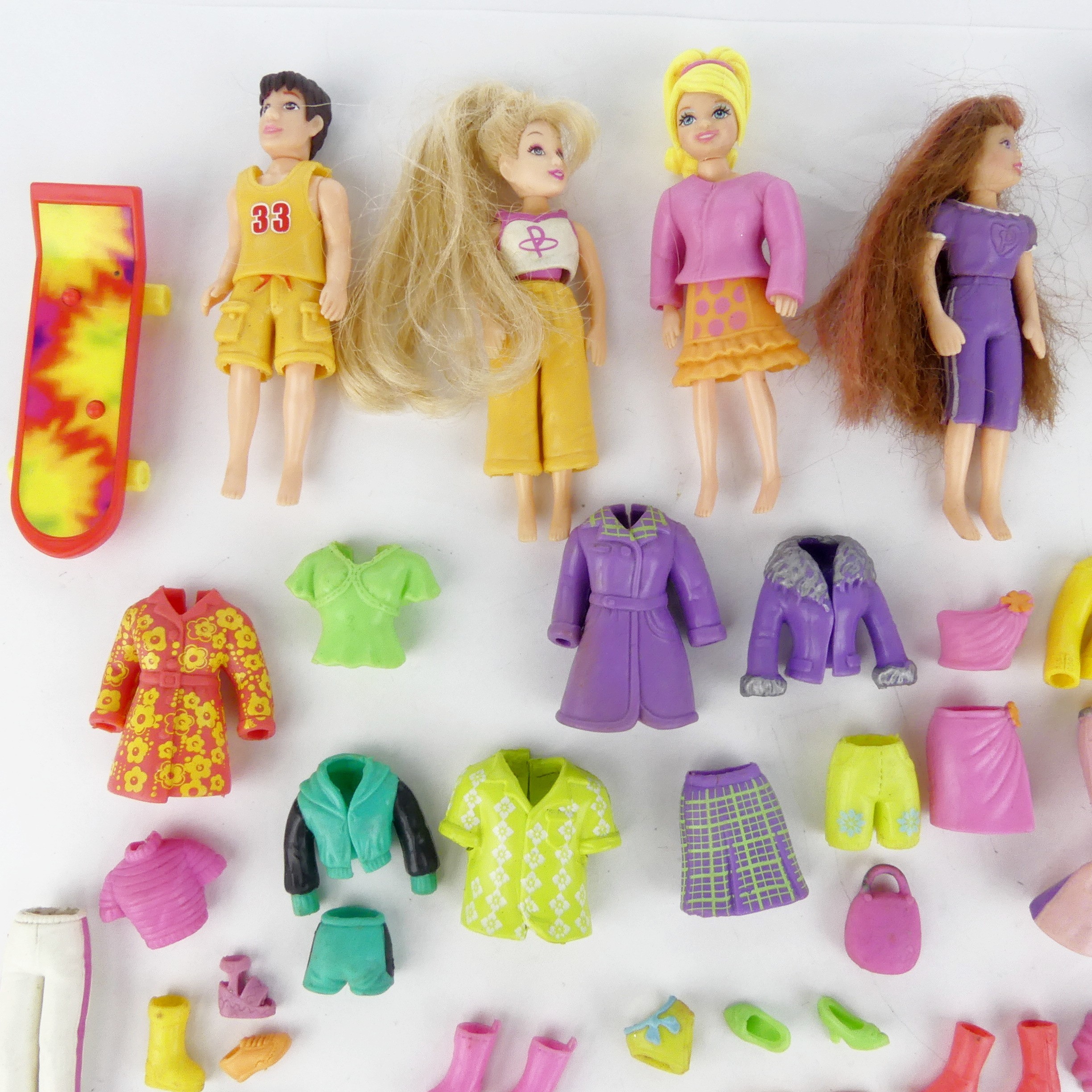 Voir photo 4 de 6 poupées, vêtements et vestiaire Polly Pocket de Mattel 6 poupées, vêtements et vestiaire Polly Pocket de Mattel État correct - Vue 4 -
