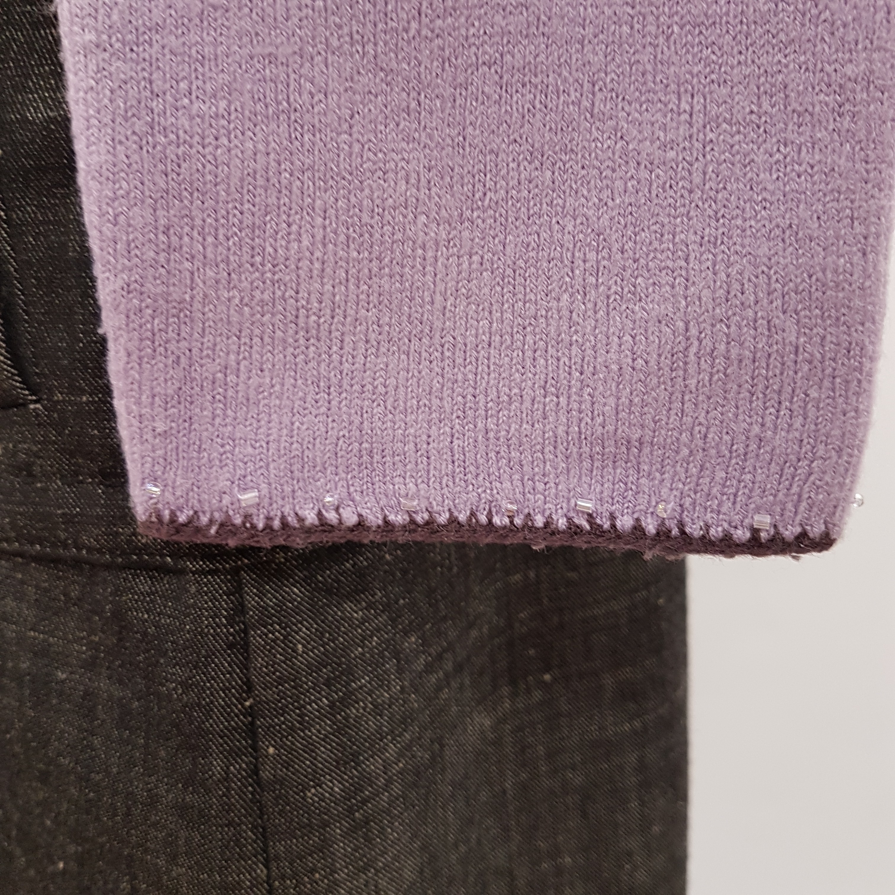 Voir photo 5 de Pull fin mauve - ARMAND THIERY - taille 3 Pull fin mauve - ARMAND THIERY - taille 3 Bon état - Vue 5 -