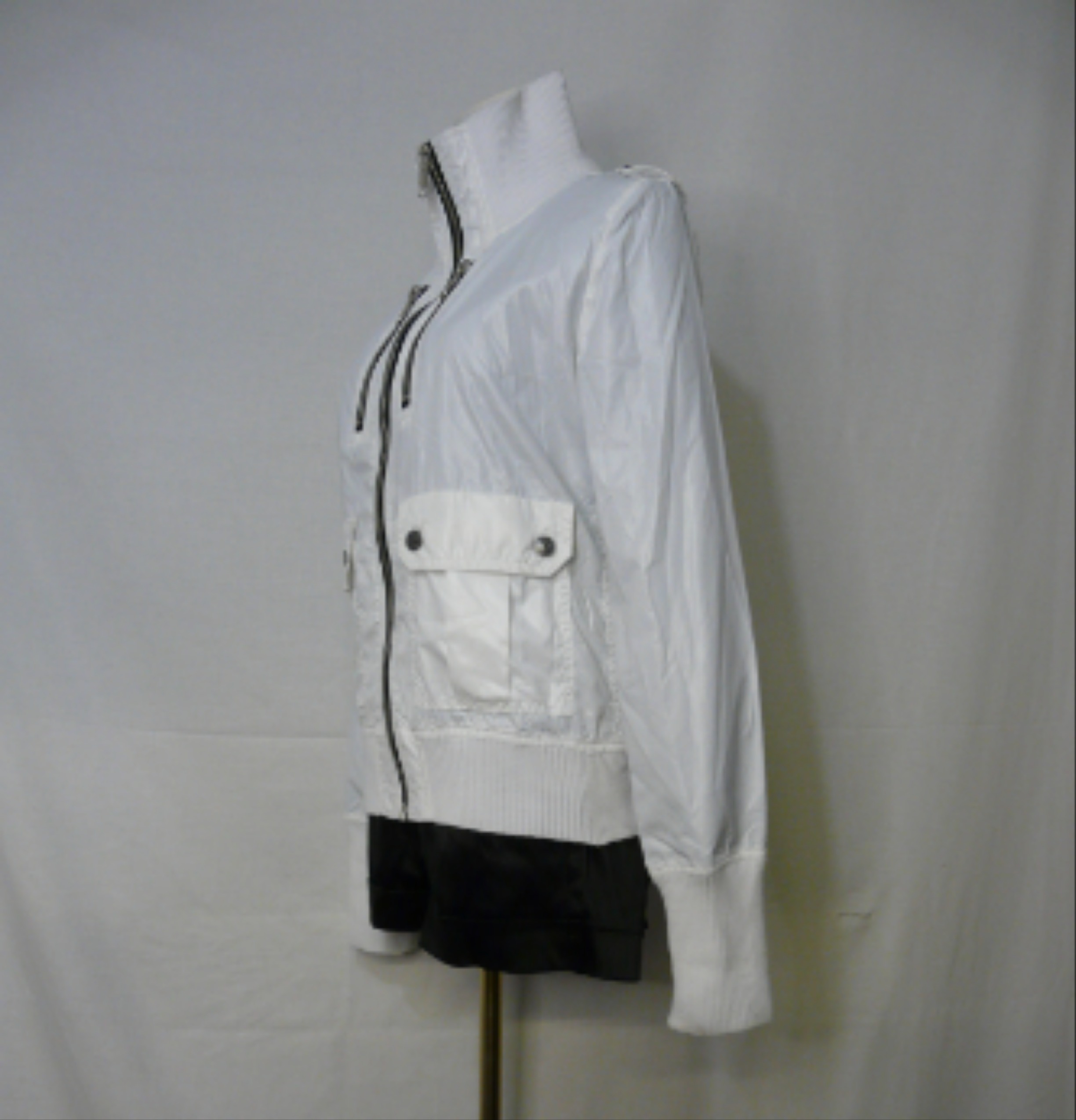Voir photo 3 de HF97 - Veste légère - Lois - Taille M HF97 - Veste légère - Lois - Taille M Très bon état - Vue 3 -