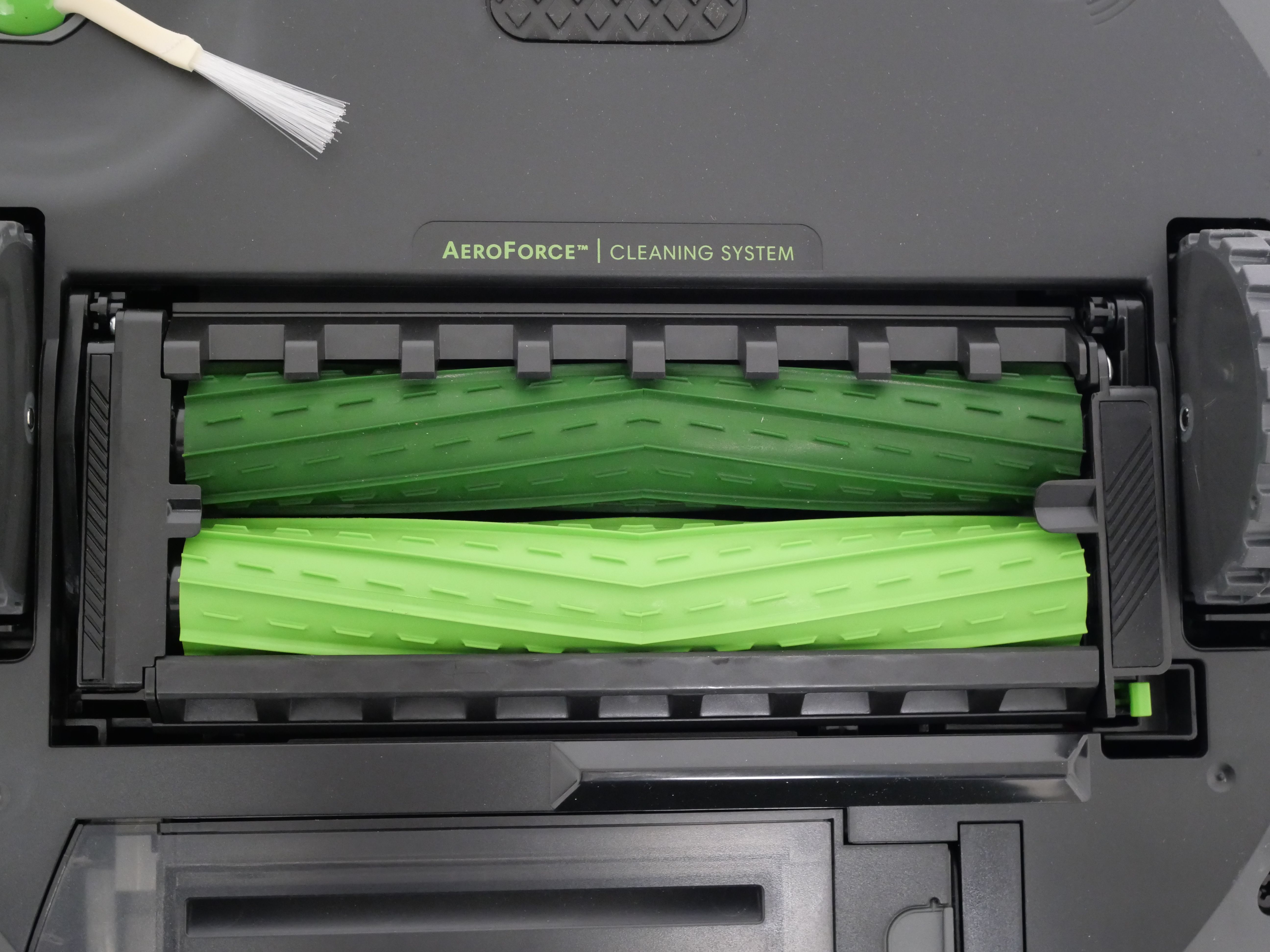 Voir photo 8 de Aspirateur iRobot Roomba i3 Aspirateur iRobot Roomba i3 Comme neuf - Vue 8 -