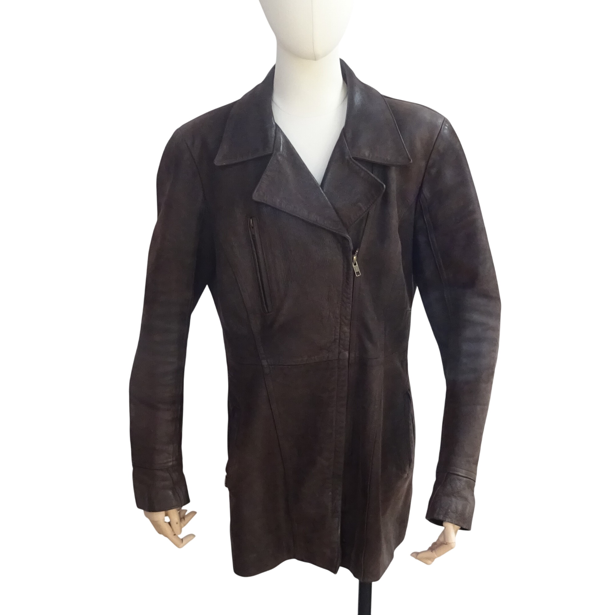Acheter Blouson en cuir taille 2 xl DRS Dreamers Bon état - 35,00 € Blouson en cuir taille 2 xl DRS Dreamers Bon état - reconditionné disponible sur Label Emmaüs