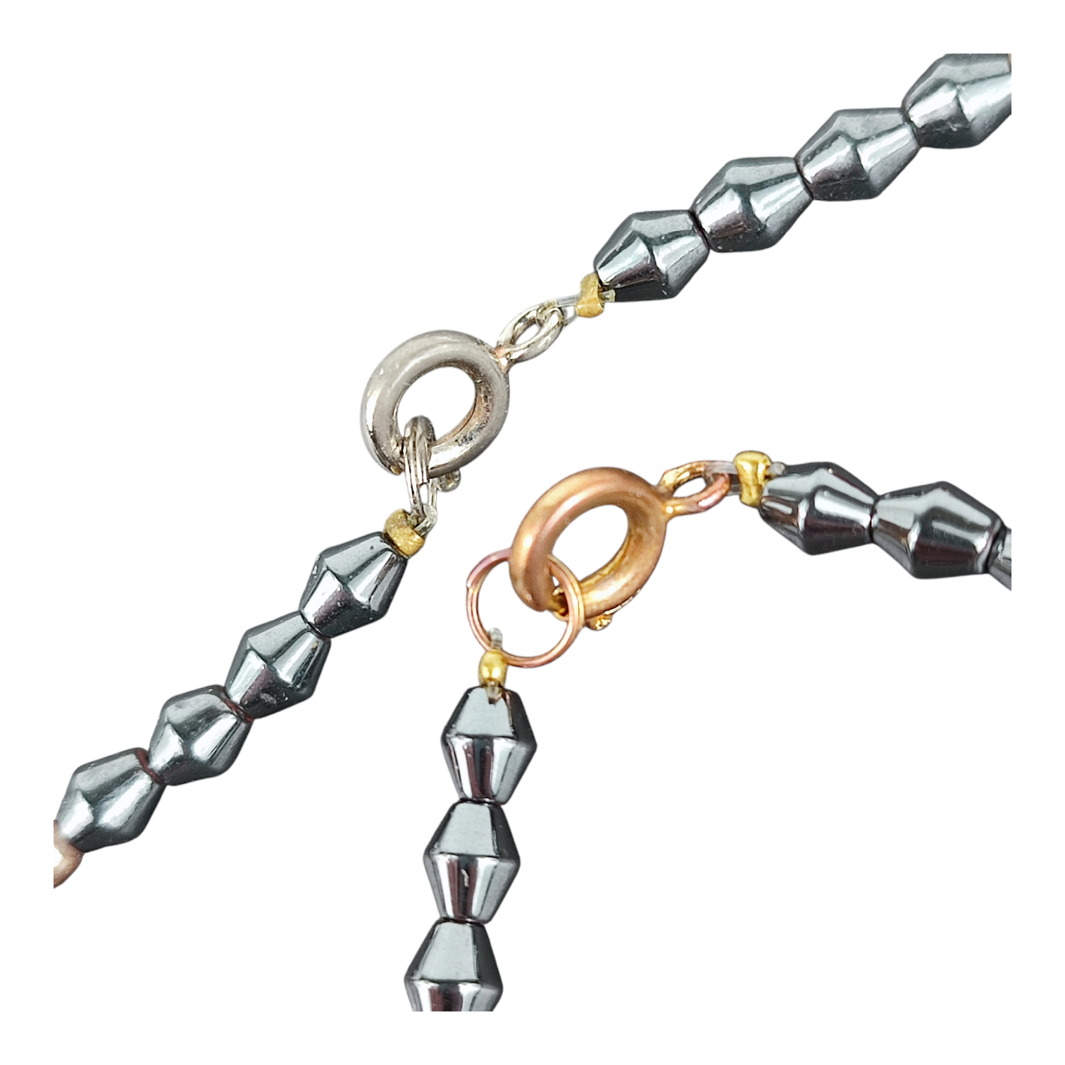 Voir photo 3 de Collier et bracelet en perles d'hématite et perles façon cornaline Collier et bracelet en perles d'hématite et perles façon cornaline Bon état - Vue 3 -