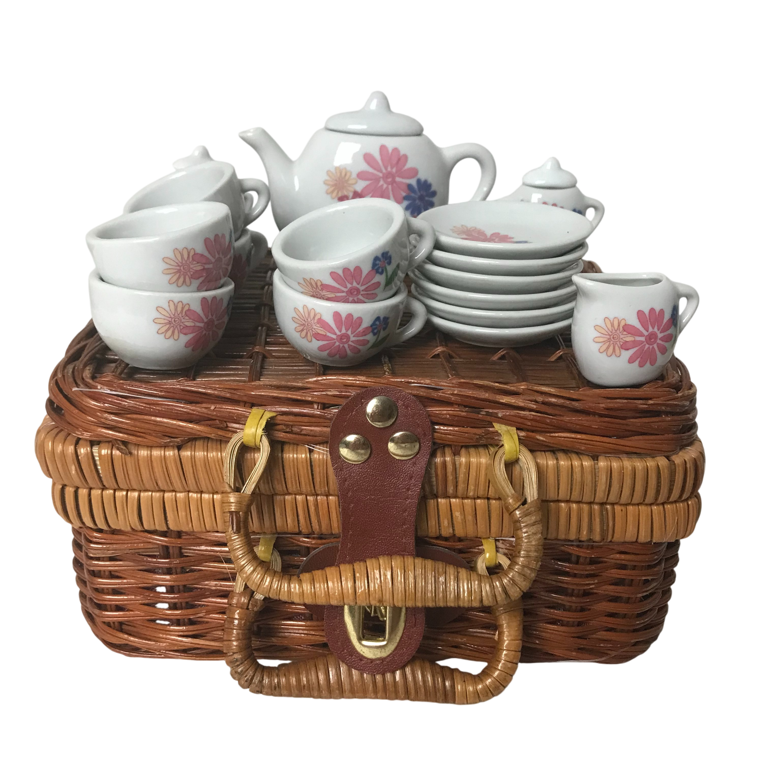 Acheter Dinette pour enfants dans un panier en osier Très bon état - 15,00 € Dinette pour enfants dans un panier en osier Très bon état - reconditionné disponible sur Label Emmaüs
