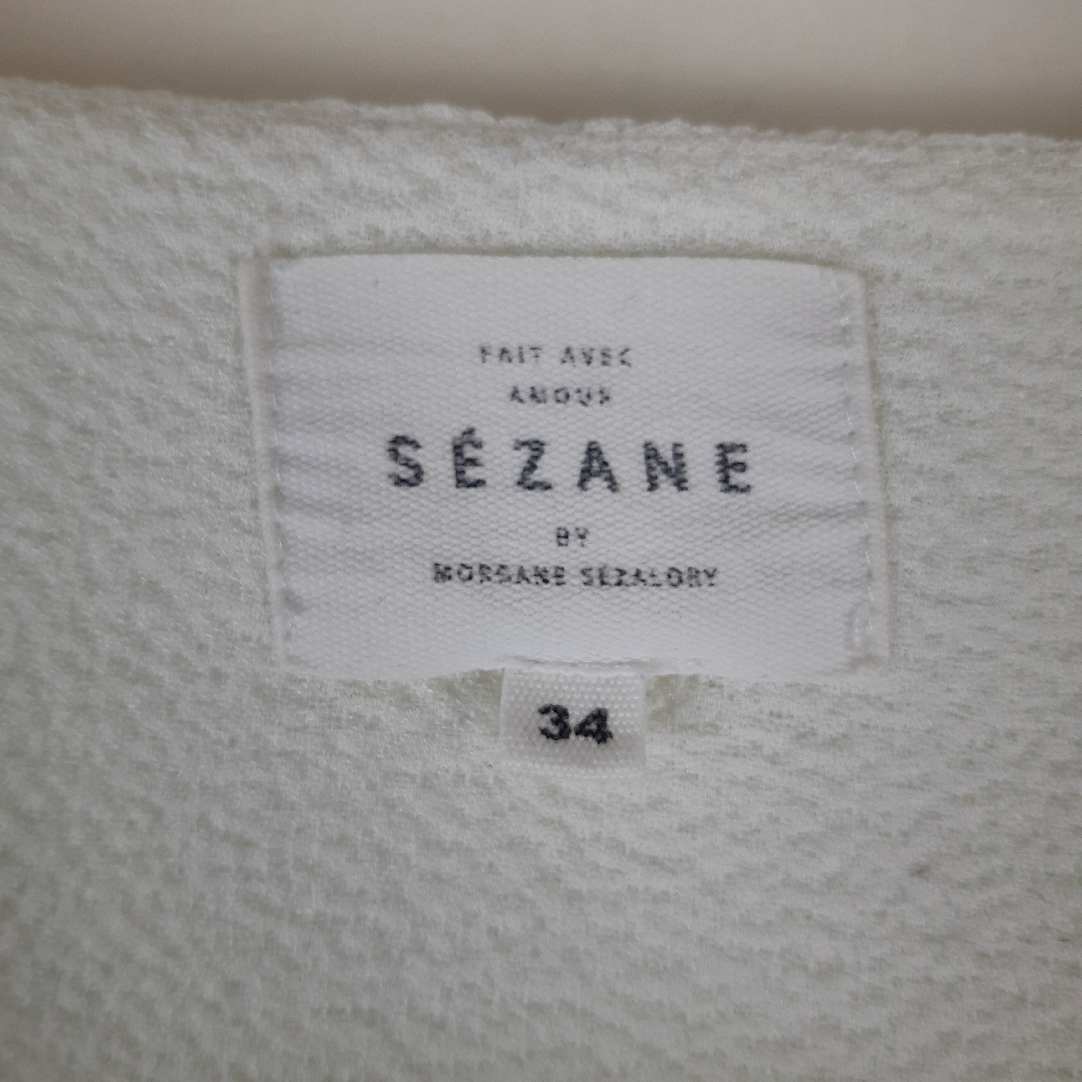 Voir photo 5 de Sezane - Veste écrue molleton texturé - Taille 34 mesures Carrure=33 Poitrine= 43 Longueur= 53 Sezane - Veste écrue molleton texturé - Taille 34 mesures Carrure=33 Poitrine= 43 Longueur= 53 Très bon état - Vue 5 -