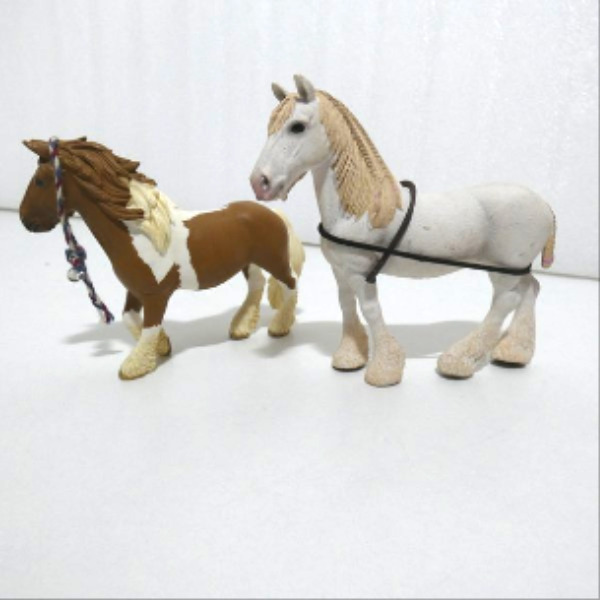 Lot de 4 chevaux de trait Schleich Bon état - Vue 2 - 