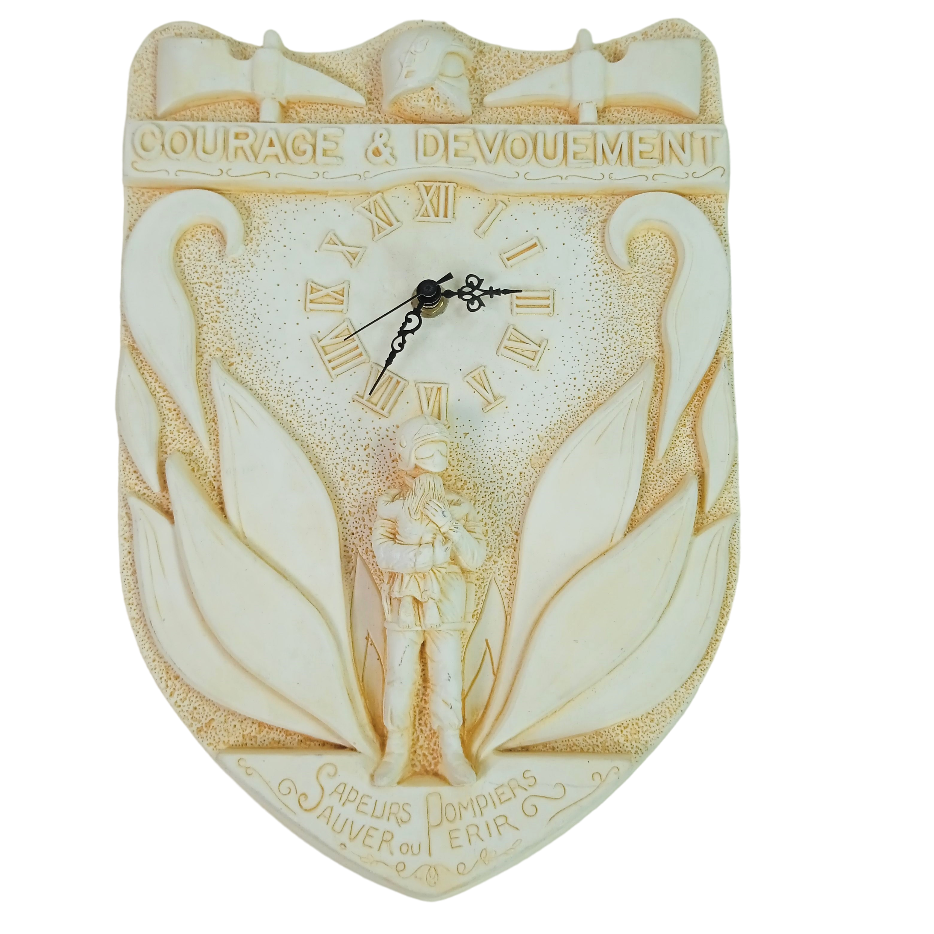 Horloge plâtre" hommage aux pompiers". - Bon état sur Label Emmaüs