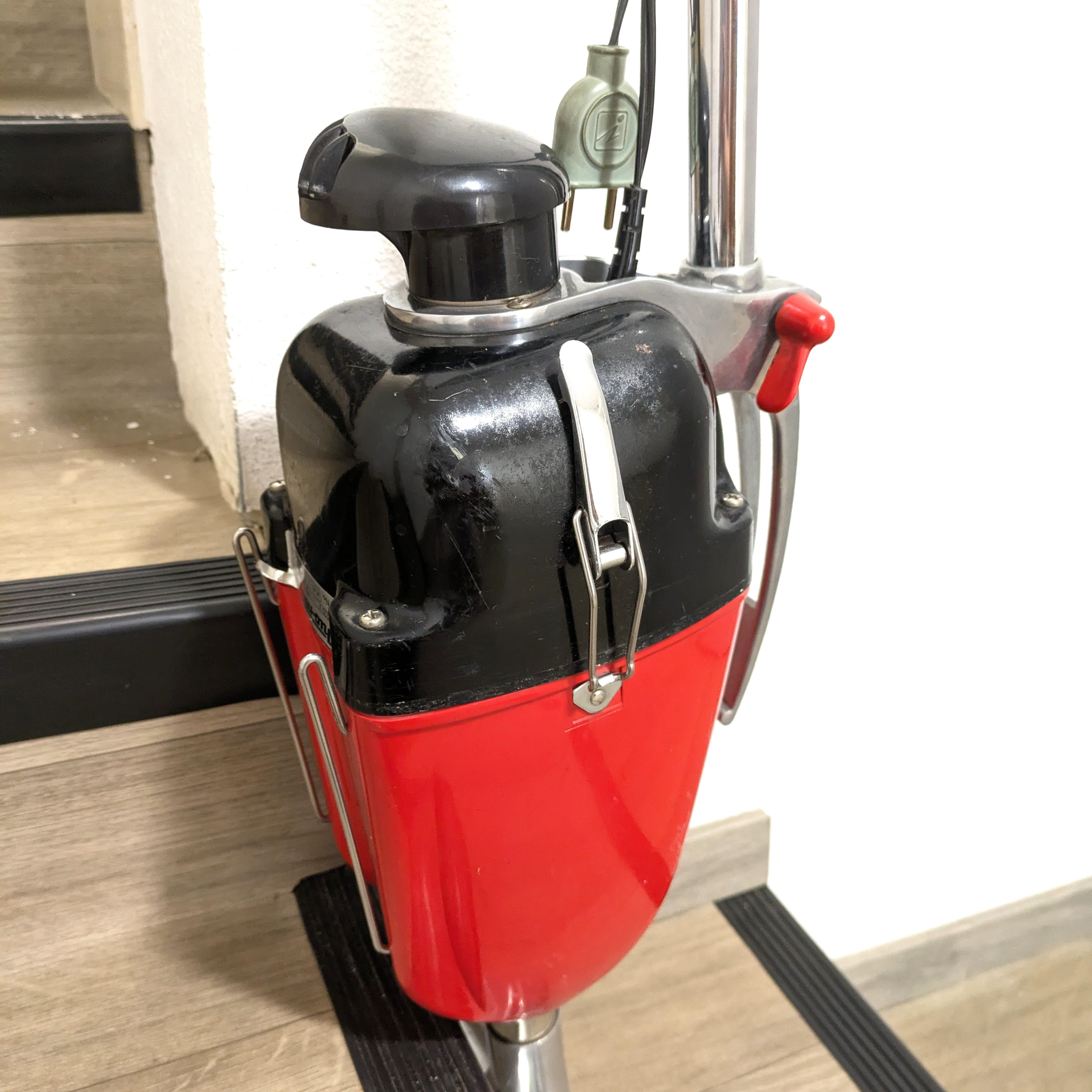 Aspirateur BIRUM Années 50/60 État correct - Vue 11 - 