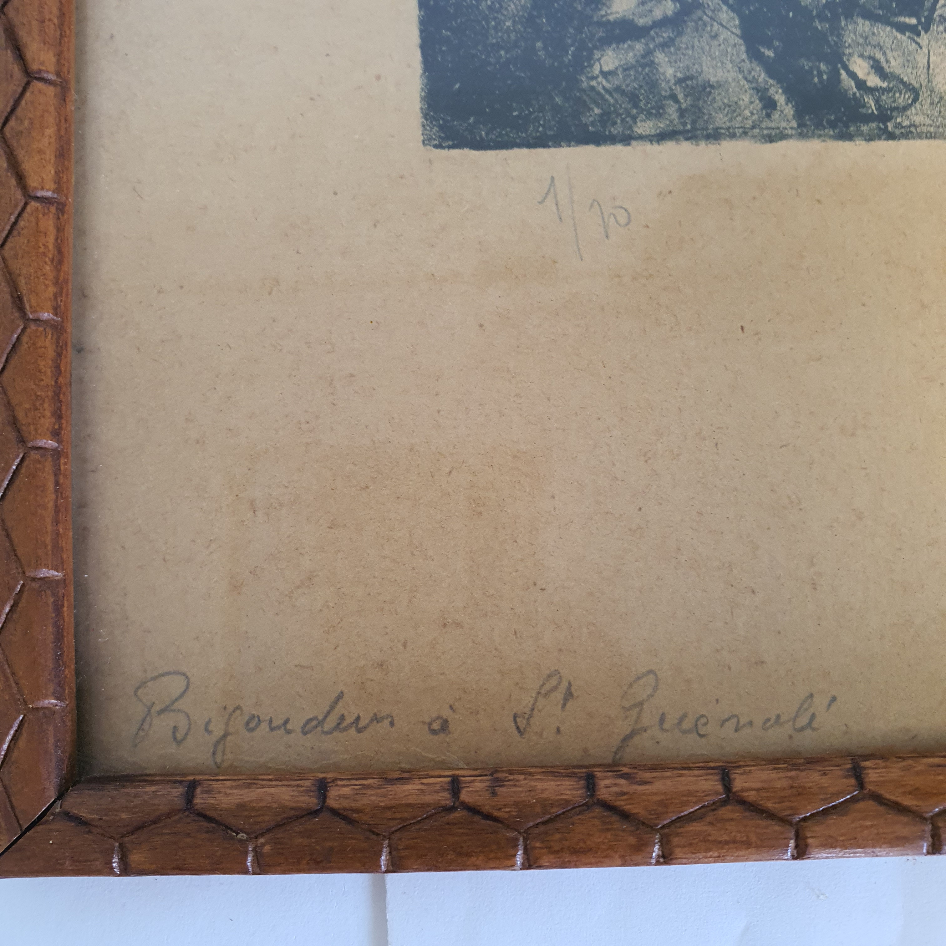 Voir photo 5 de Tableau Lithographie "Bigoudènes à St Guénolé" Signée Pierre Paul Desrumeaux Tableau Lithographie "Bigoudènes à St Guénolé" Signée Pierre Paul Desrumeaux État correct - Vue 5 -