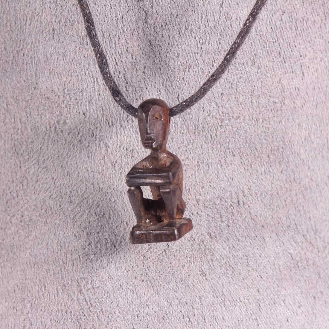 Lot de colliers en bois graine Bon état - Vue 9 - 