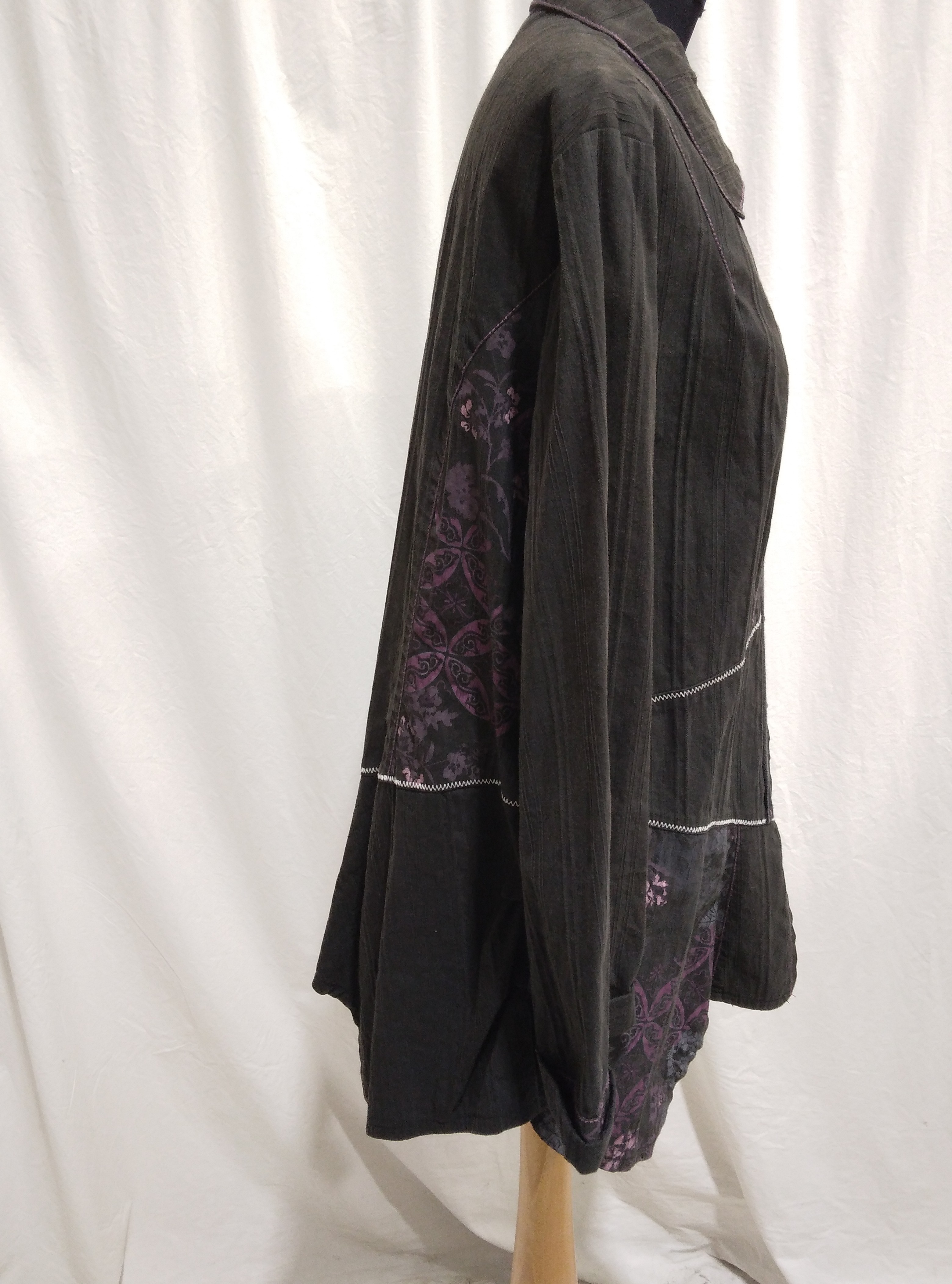 Veste noire imprimée fleuri gris et parmes, Alexo - 46 - Photo 3