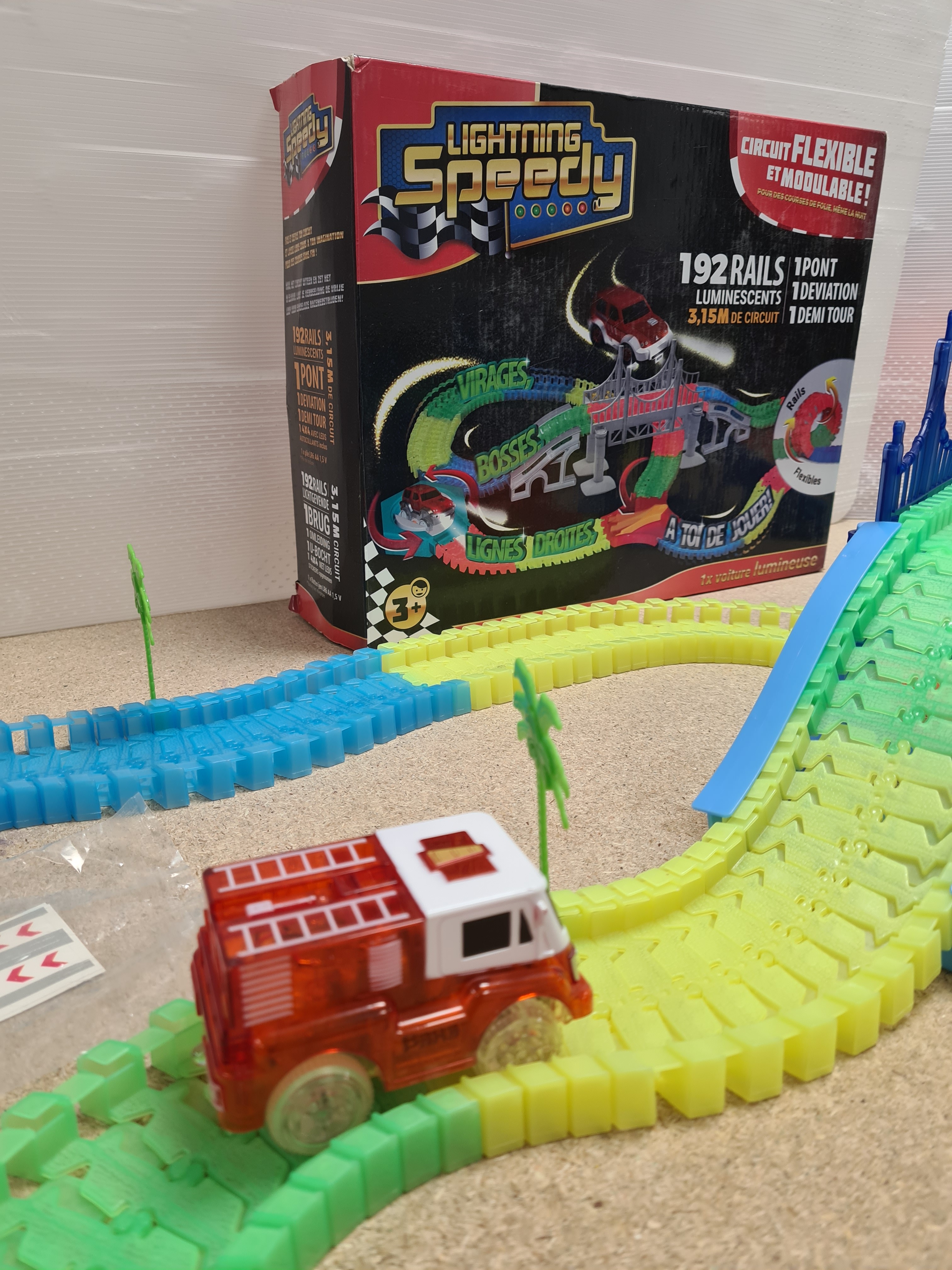 Circuit flexible et modulable - Lightning speedy- 3ans+ Bon état - Vue 4 - 