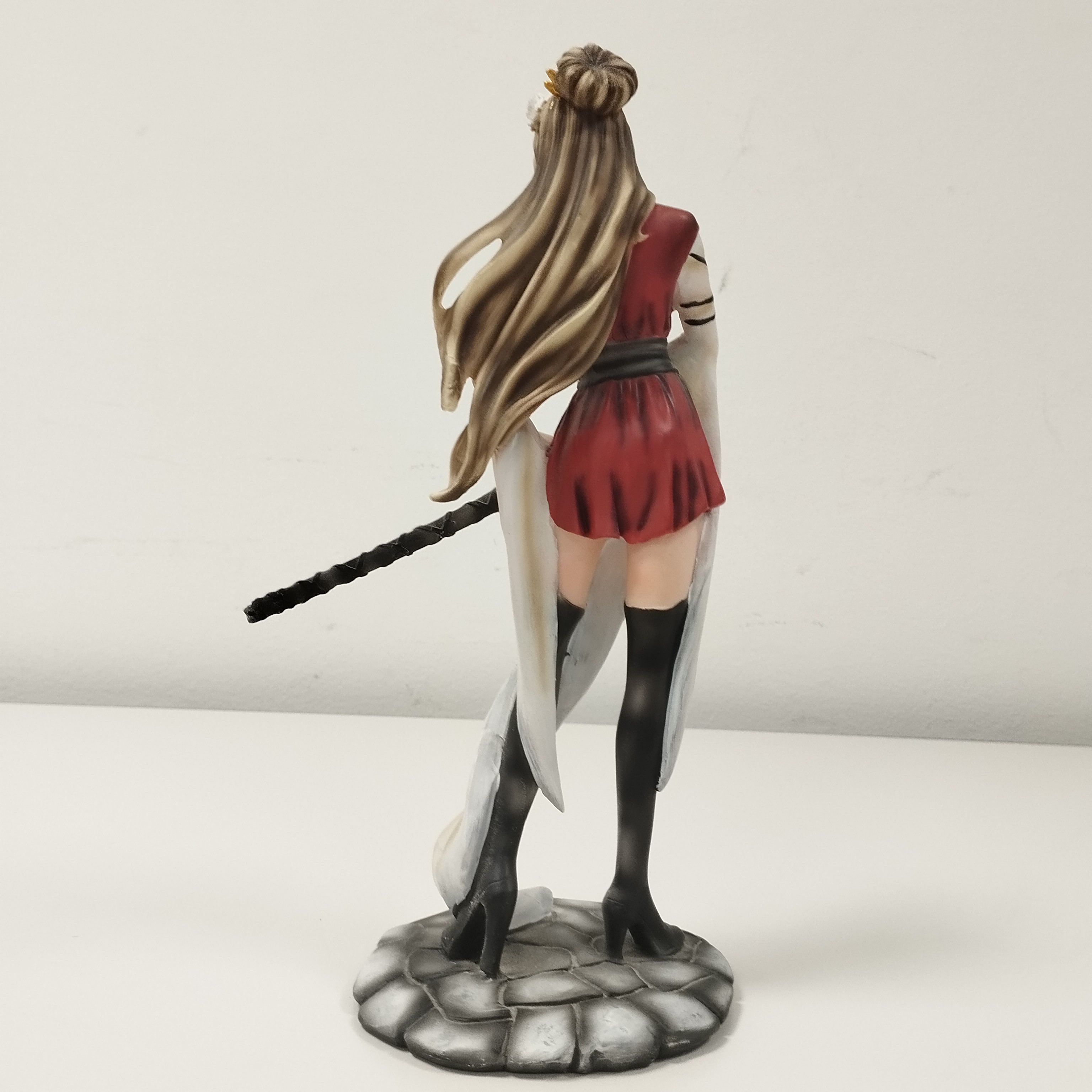 Figurine manga : Guerrière au Sabre Comme neuf - Vue 3 - 