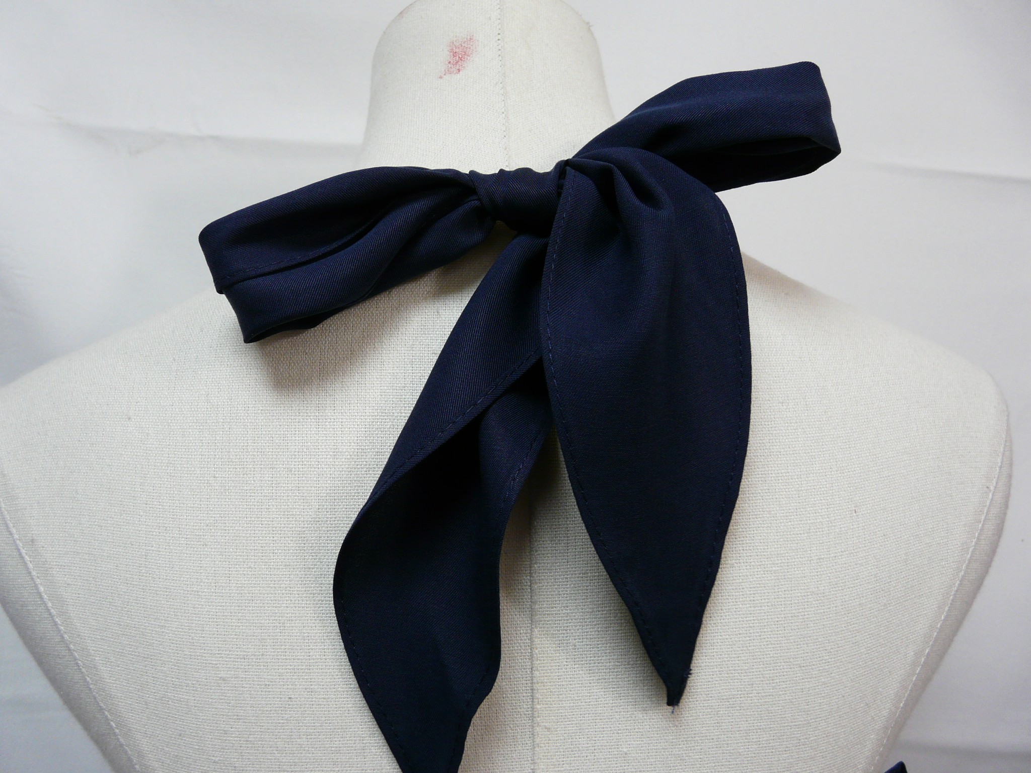 Voir photo 8 de RF276 - Robe épaules dénudées - Naf Naf - Taille 38 RF276 - Robe épaules dénudées - Naf Naf - Taille 38 Comme neuf - Vue 8 -