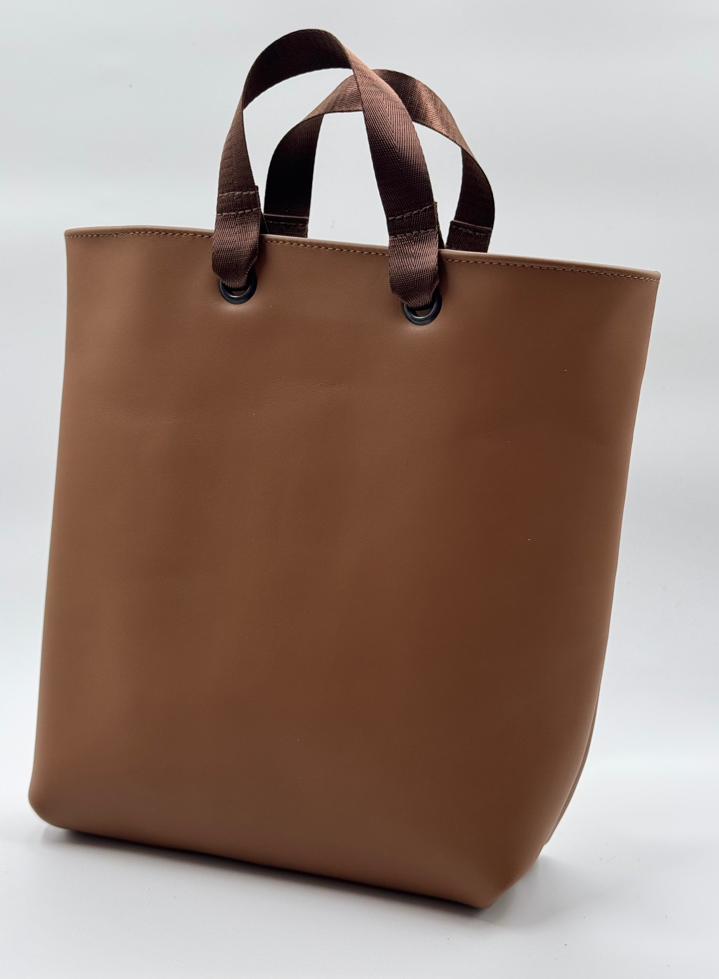 Voir photo 2 de BB Cabas marron gold en cuir lisse BB Cabas marron gold en cuir lisse - Vue 2 -
