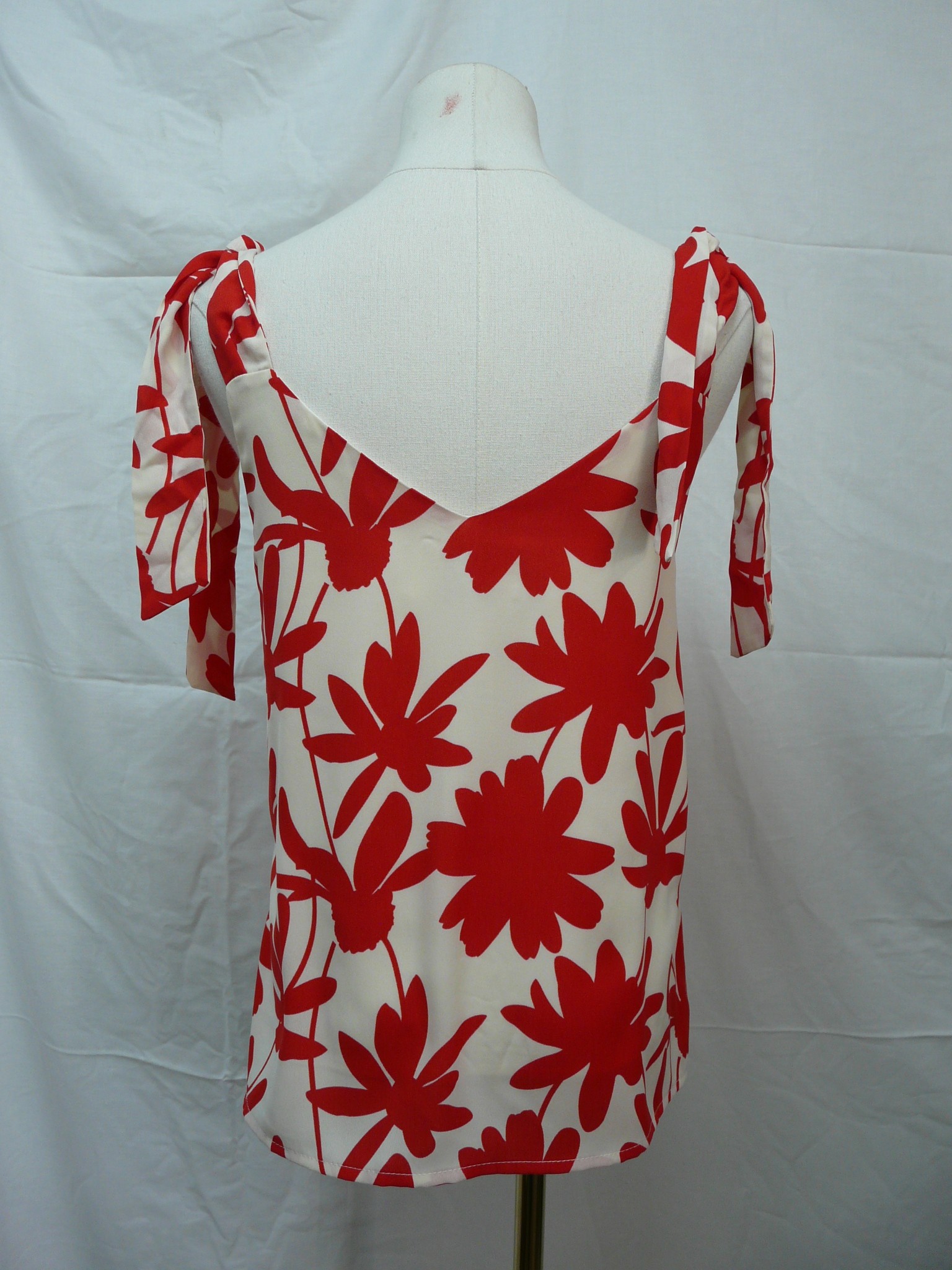 Voir photo 2 de HF223 - Top épaules nouées - Rose - Taille S HF223 - Top épaules nouées - Rose - Taille S Très bon état - Vue 2 -