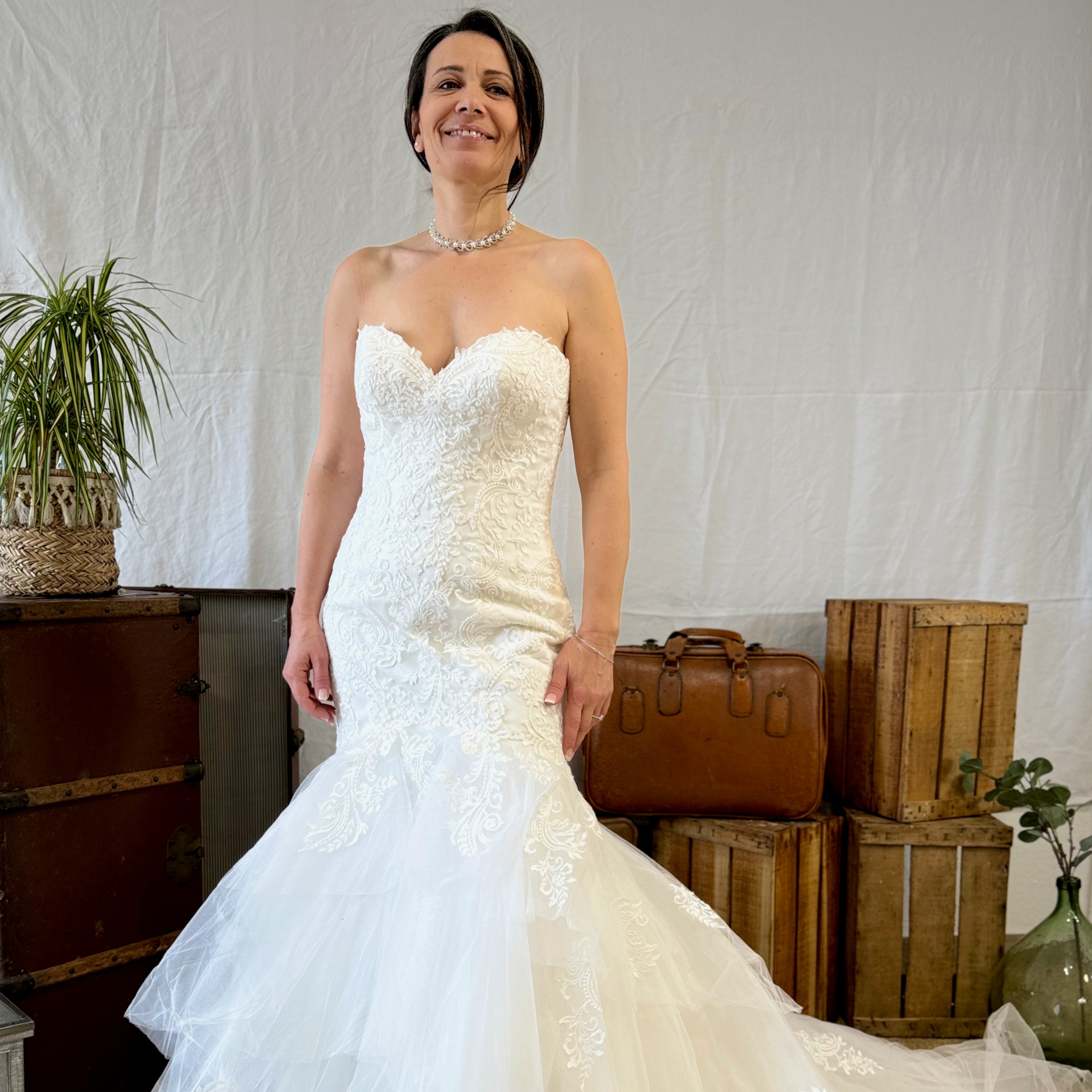 Voir photo 12 de Robe de mariée - Sincerity style chic Robe de mariée - Sincerity style chic Très bon état - Vue 12 -