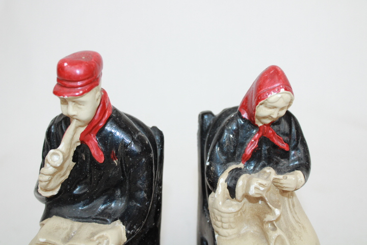 Anciennes Statuettes en plâtre - couple pouvant servir de serre livres - Photo 2