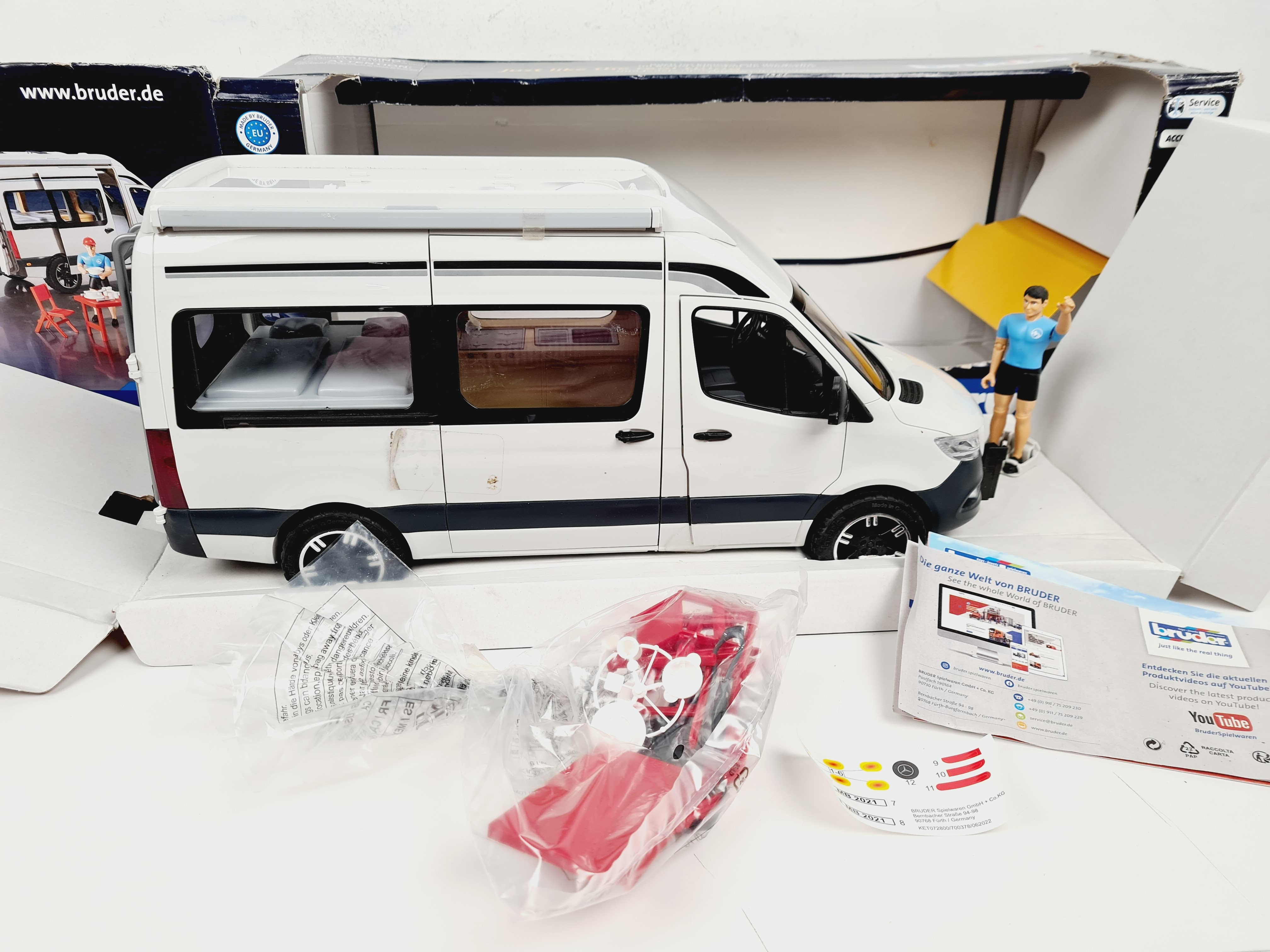 Voiture - Mercedes Benz Sprinter Camper avec chauffeur, set de camping - bruder - 4 ans + Comme neuf - Vue 2 - 