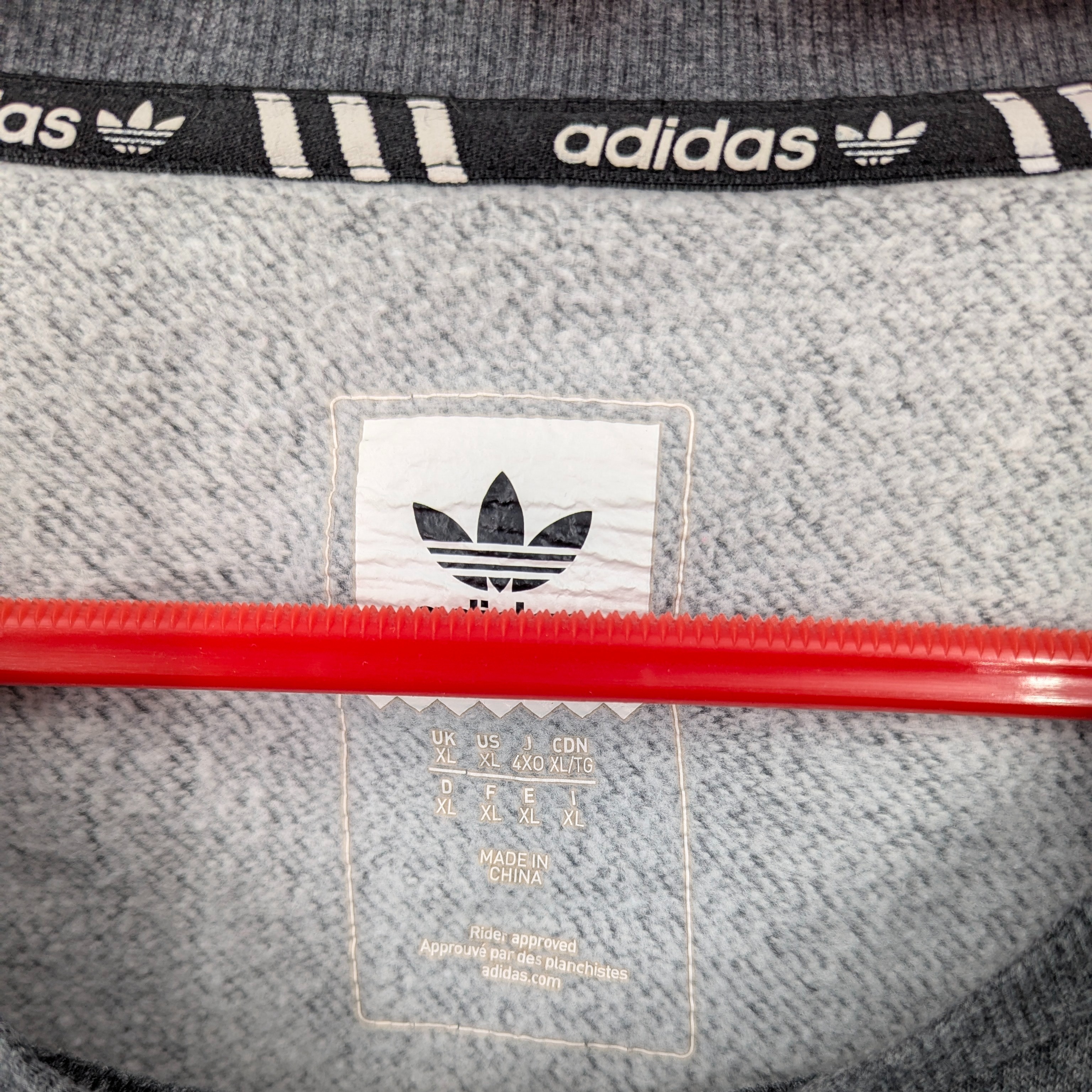 Sweat ADIDAS T. XL Gris avec flocage noir - Photo 3