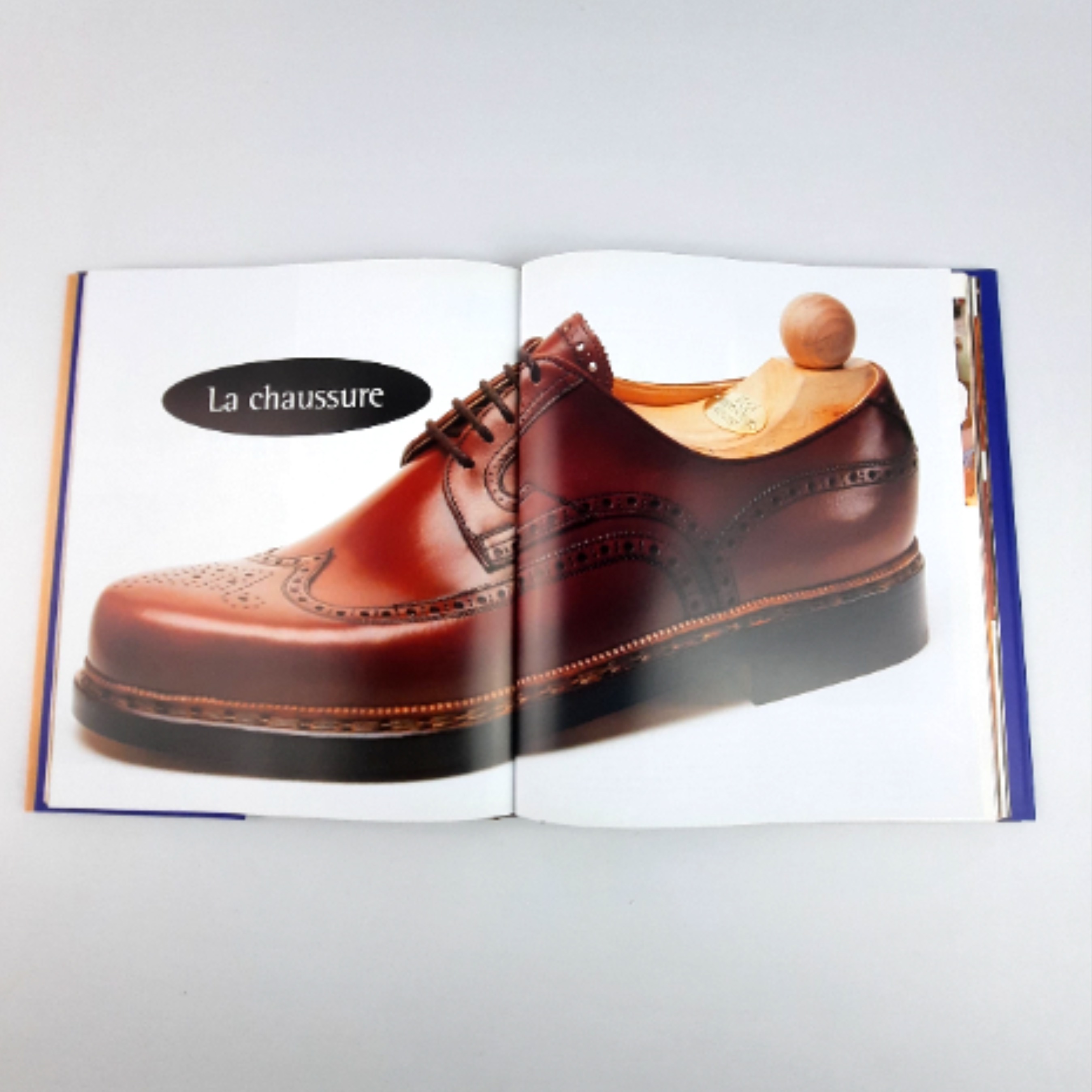 Livre de chaussure pour Homme Faite Main de László Vass et Magda Molnàr - Photo 1