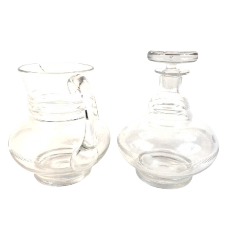 CARAFE et POT A EAU assortis en verre de style vintage. Très bon état -  reconditionné disponible sur Label Emmaüs