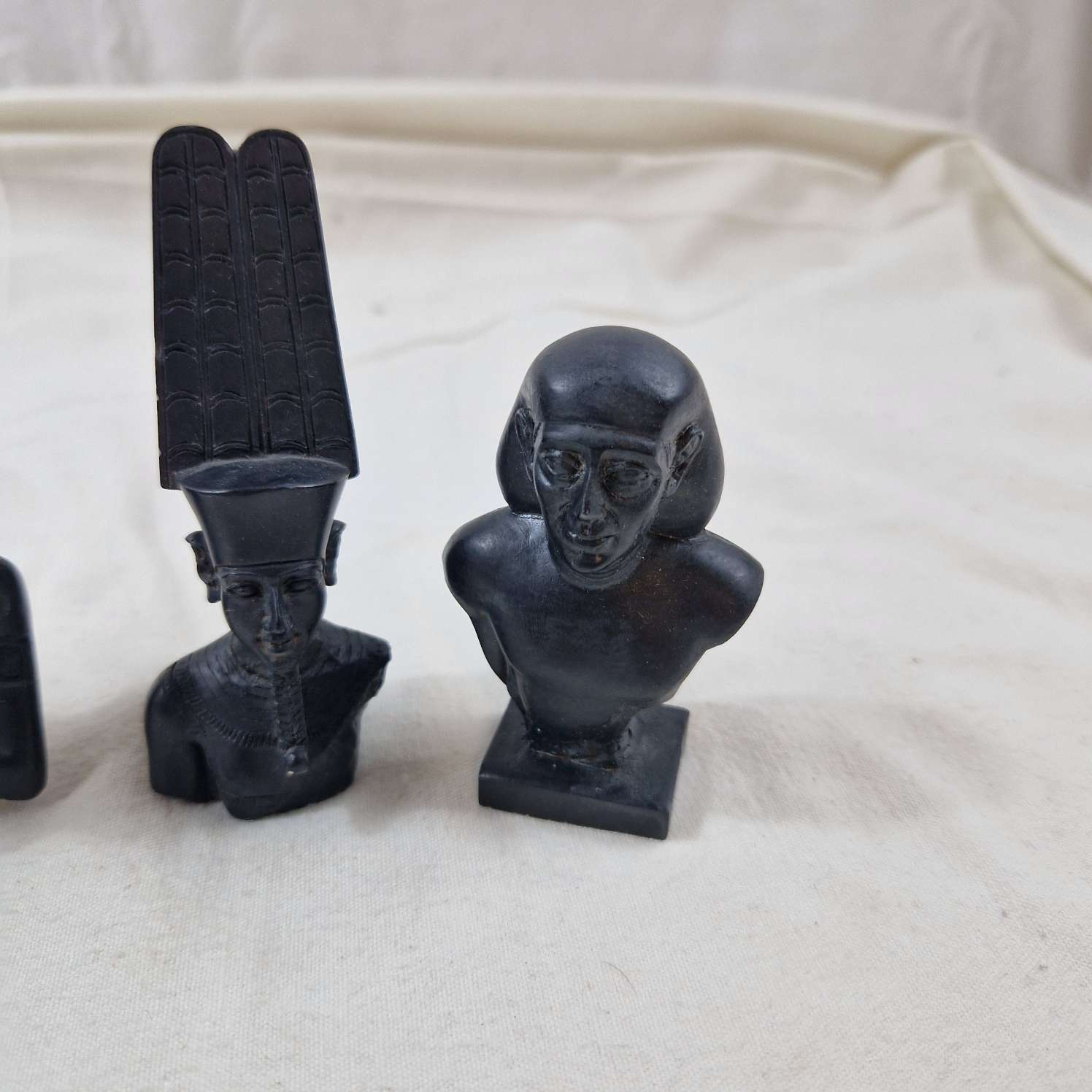 Petit lot de statuettes égyptiennes en résine - Photo 4