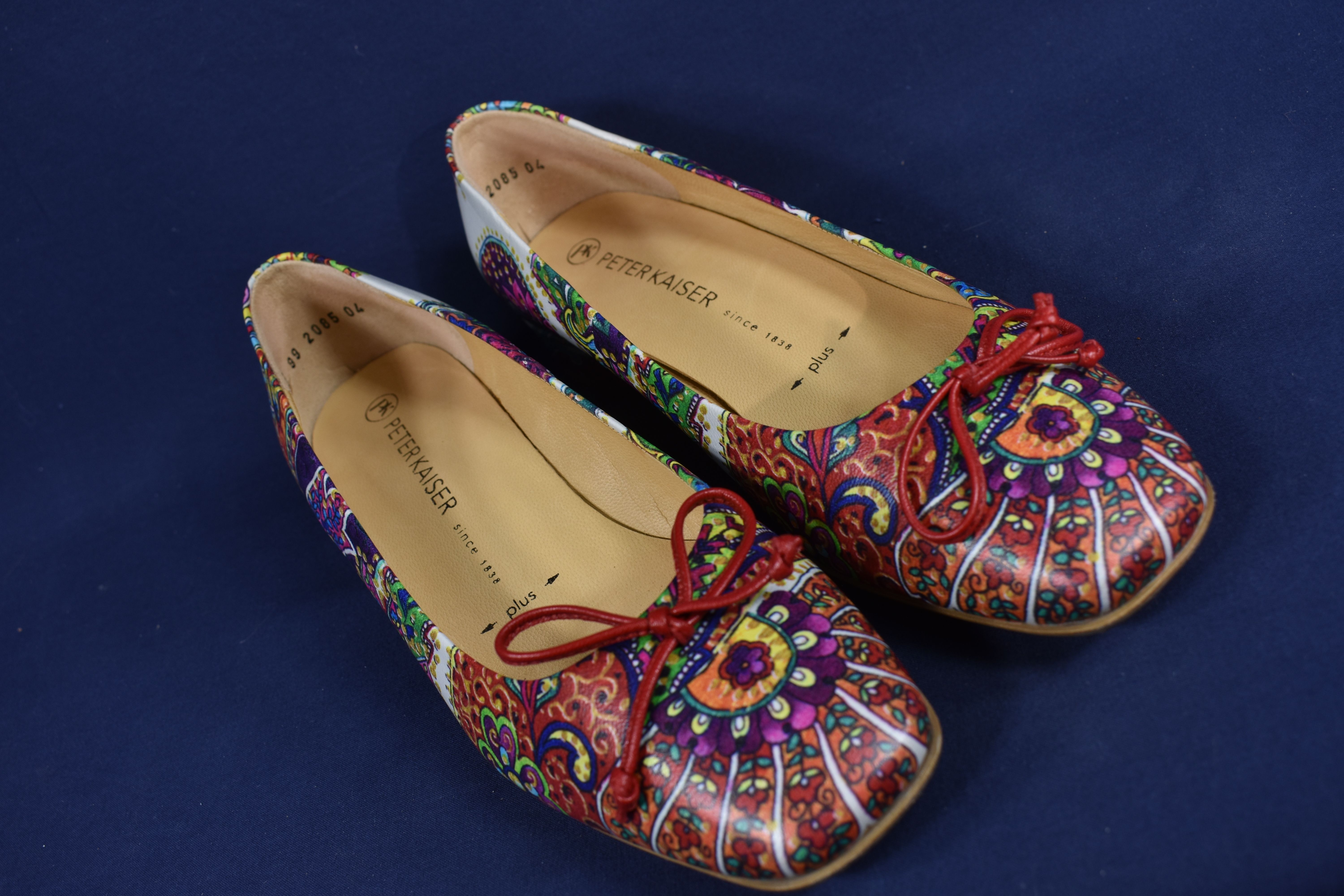 Ballerines cuir, motif floral multicolore, Peter Kaiser, talon 3 cm, taille' 5 ( 38 ). - Photo 1